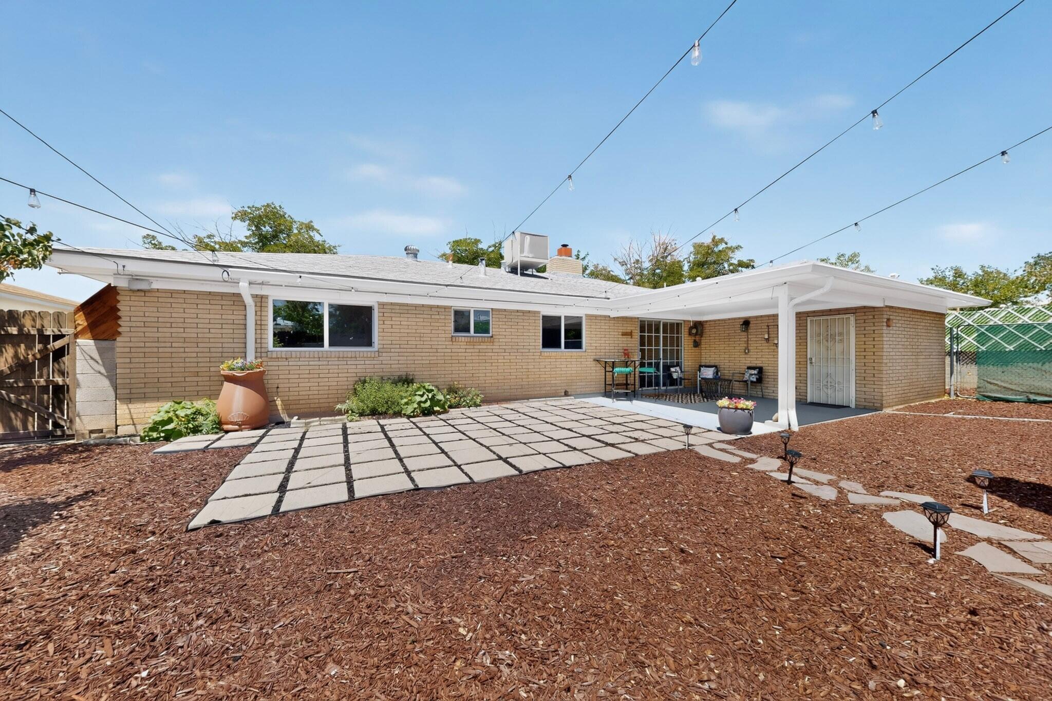Photo 11 — 2814 Arizona Street NE