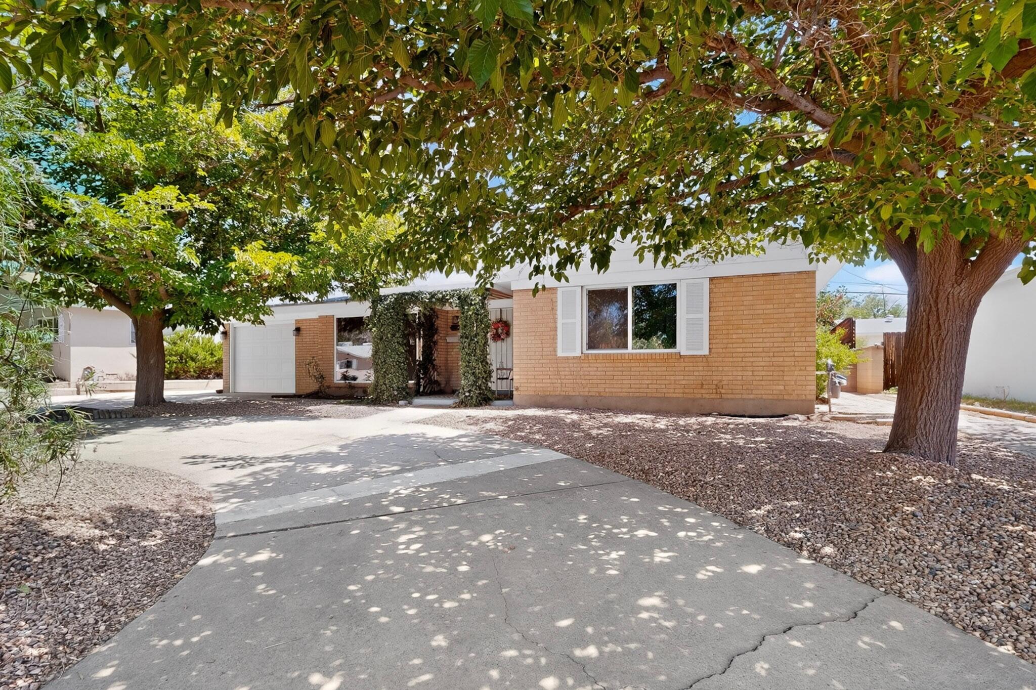 Photo 4 — 2814 Arizona Street NE