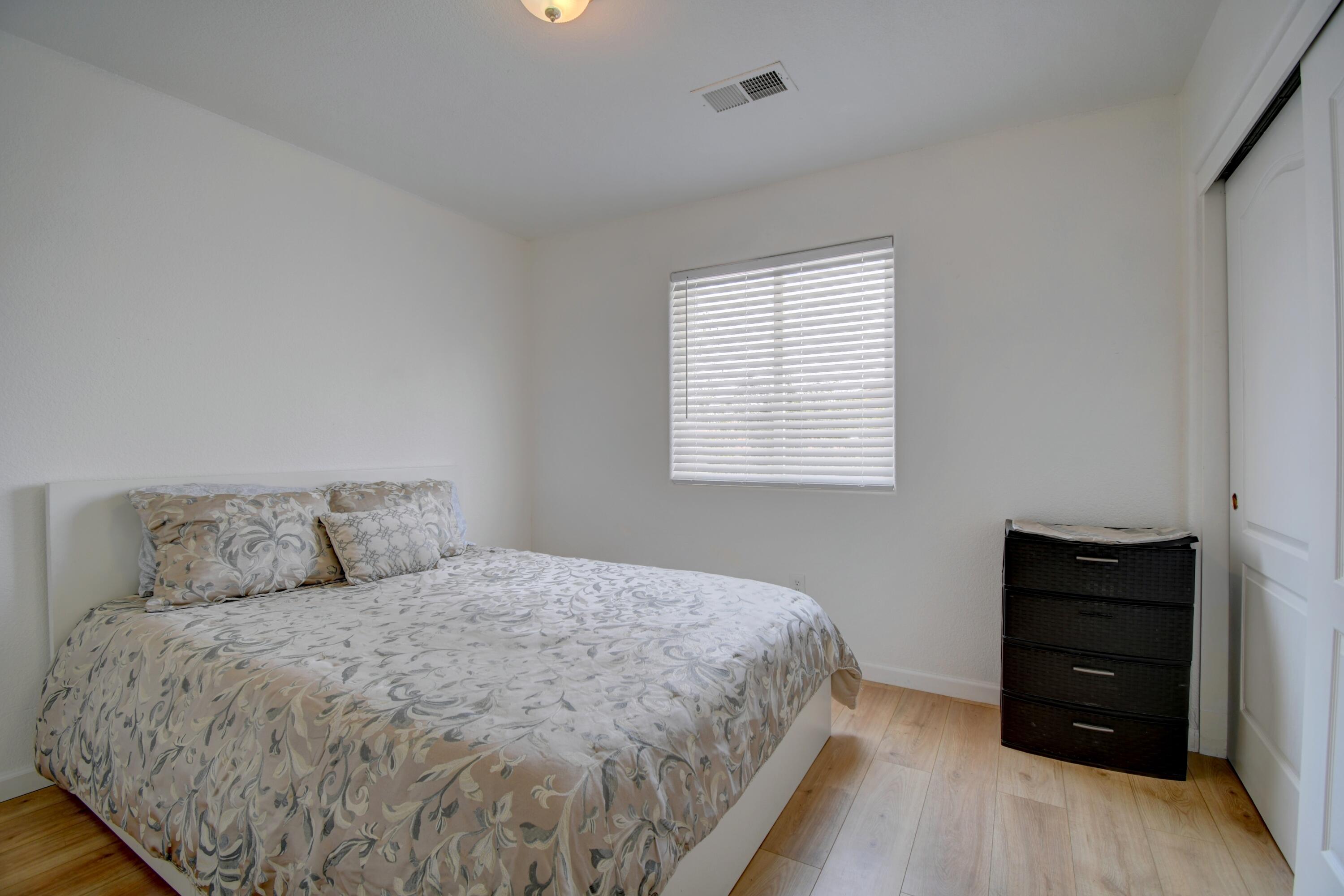 Photo 13 — 3401 Yellow Pine Lane SW