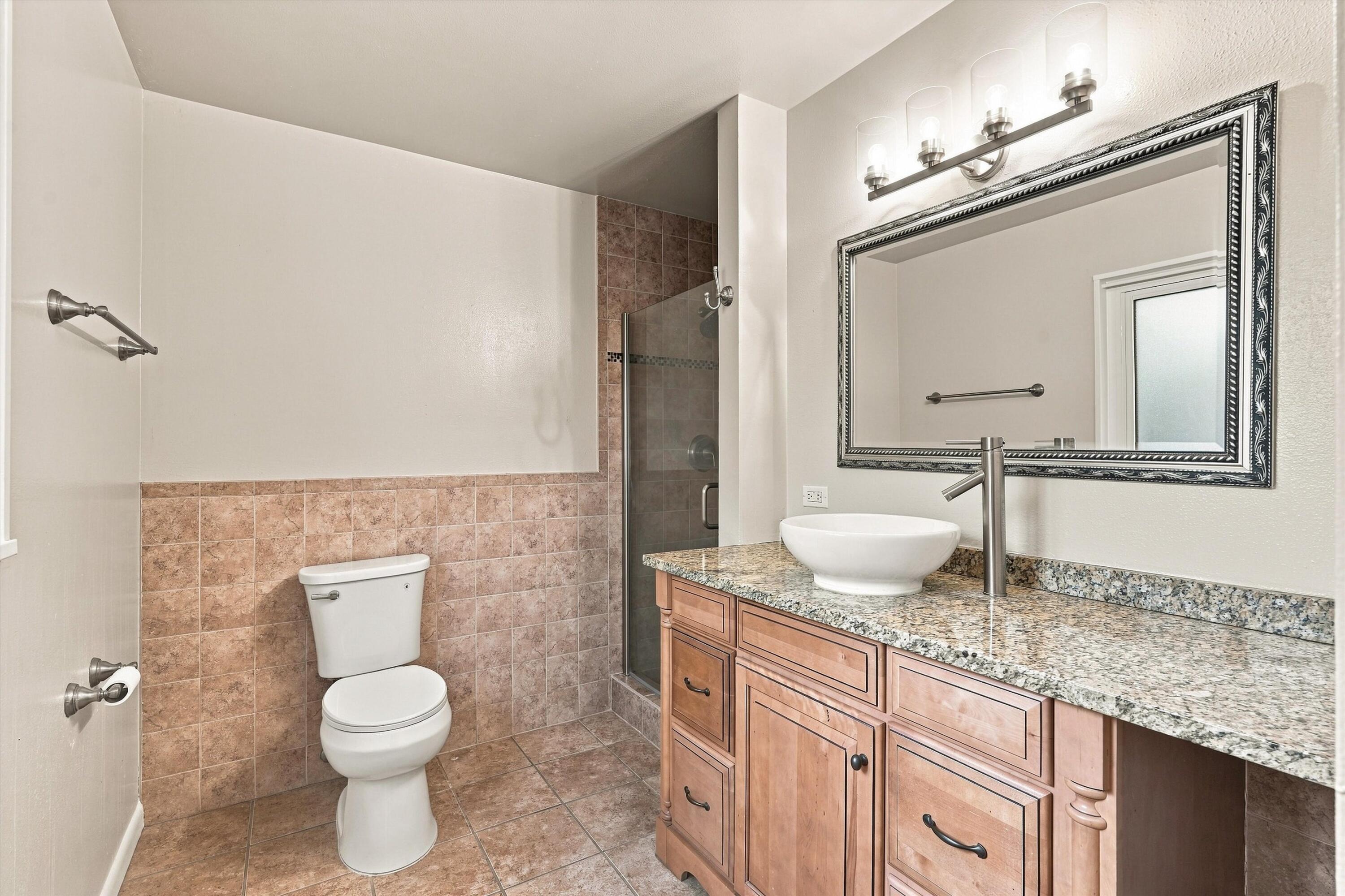 Photo 17 — 7208 Pickard Avenue NE