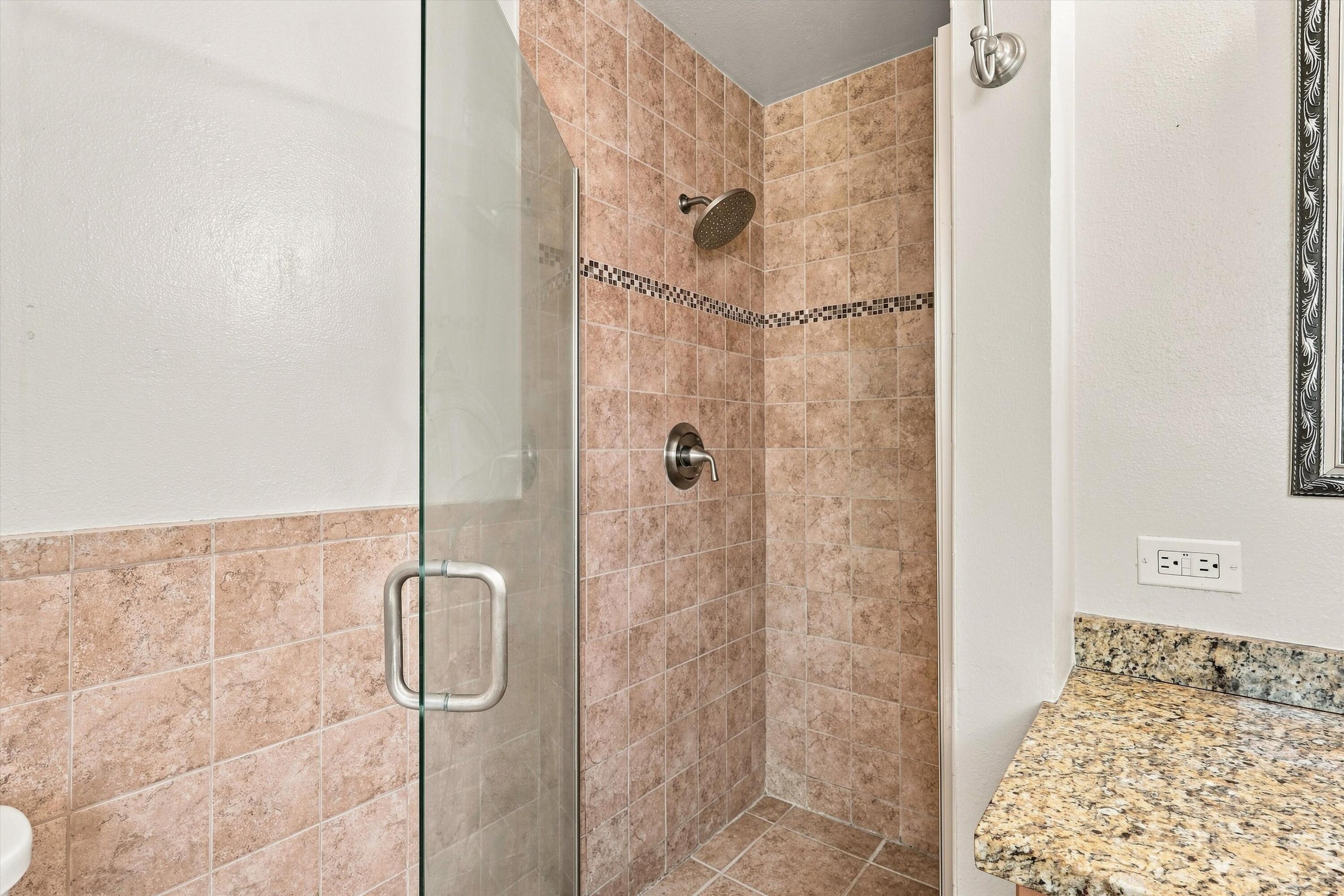 Photo 12 — 7208 Pickard Avenue NE