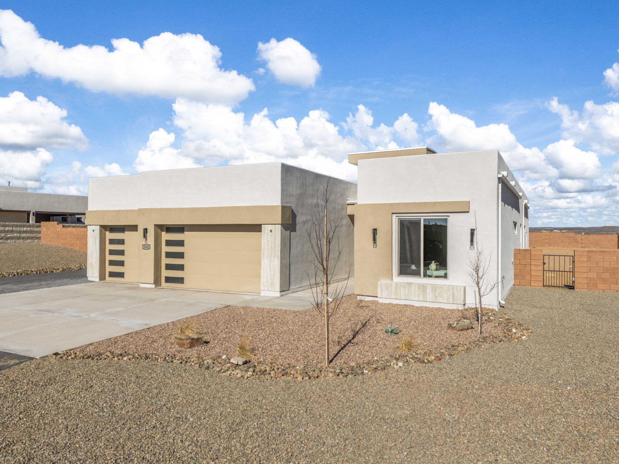 Photo 3 — 2101 Cheetah Road NE