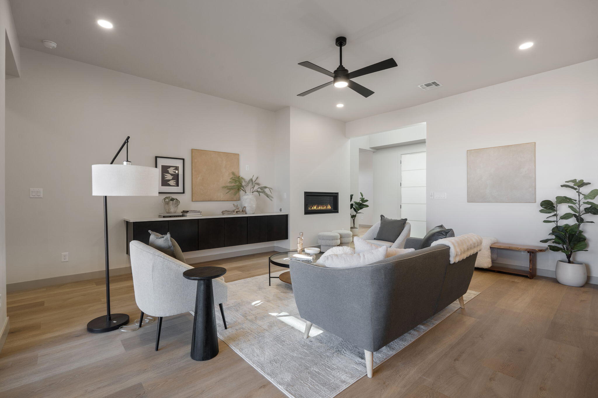 Photo 6 — 2101 Cheetah Road NE