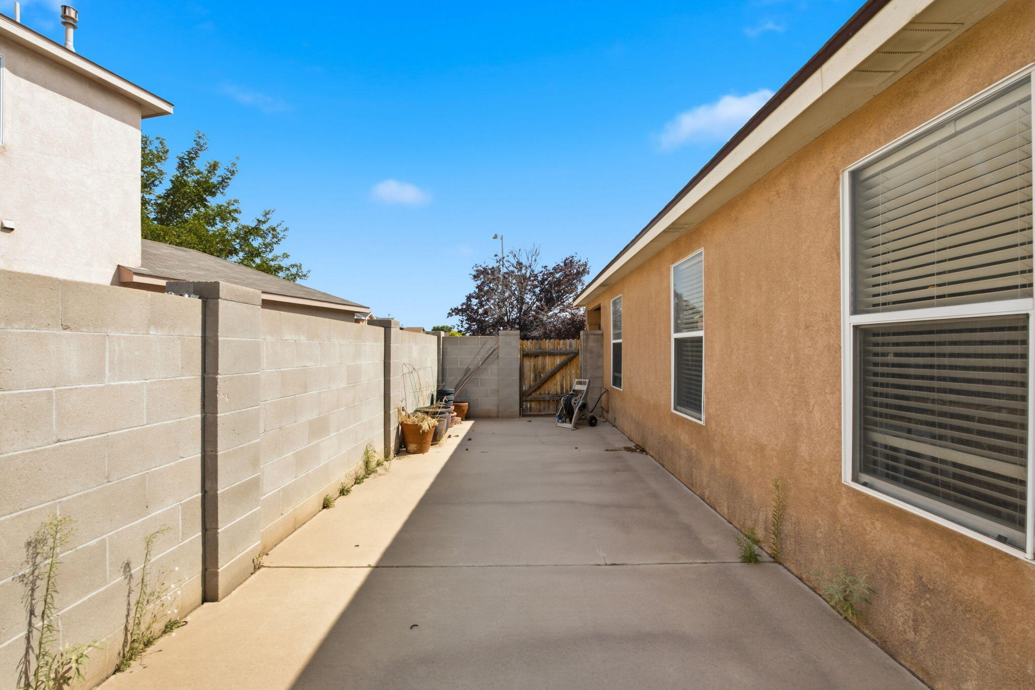 Photo 4 — 6705 Photinia Place NW