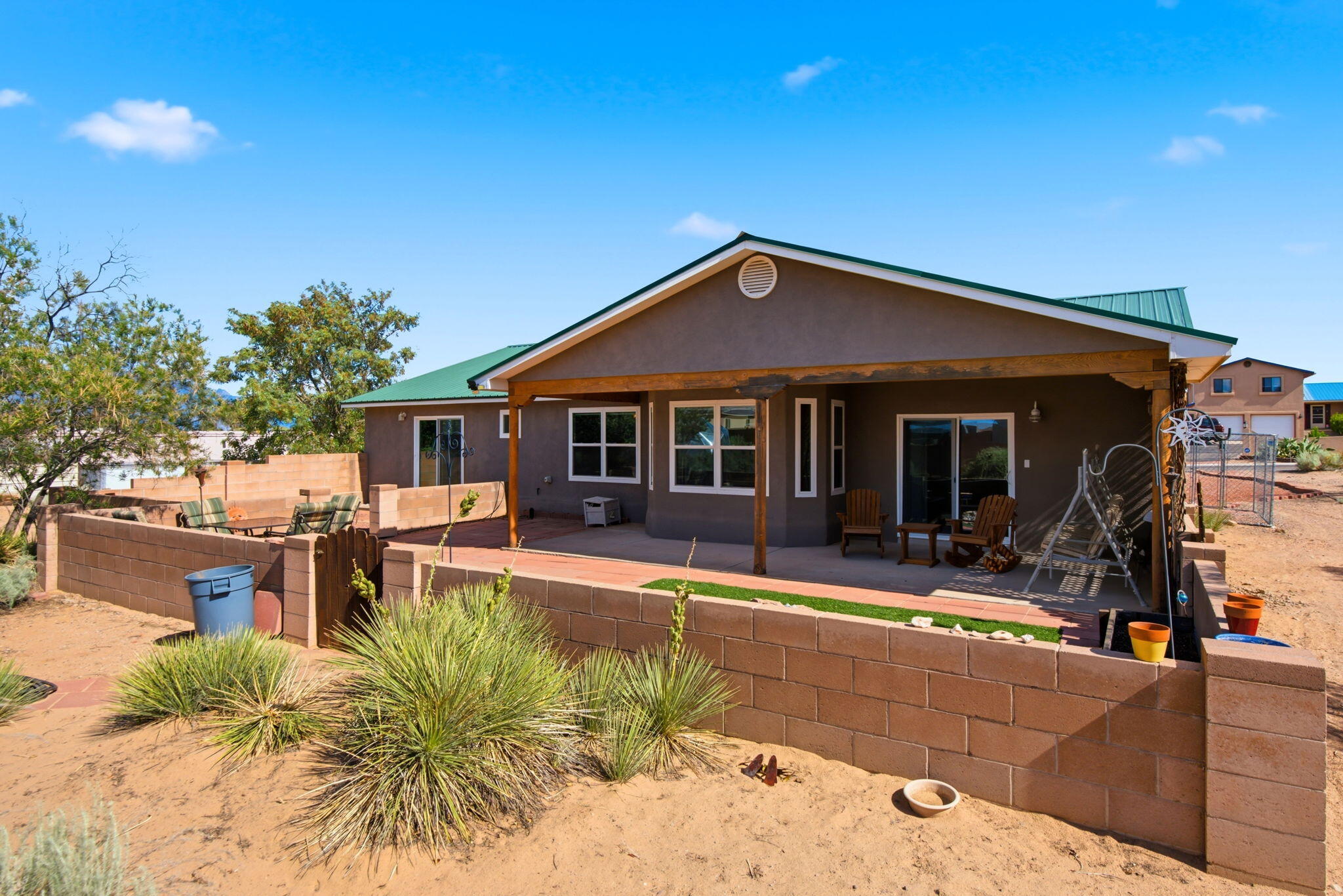 Photo 4 — 2405 Flagstone Road NE