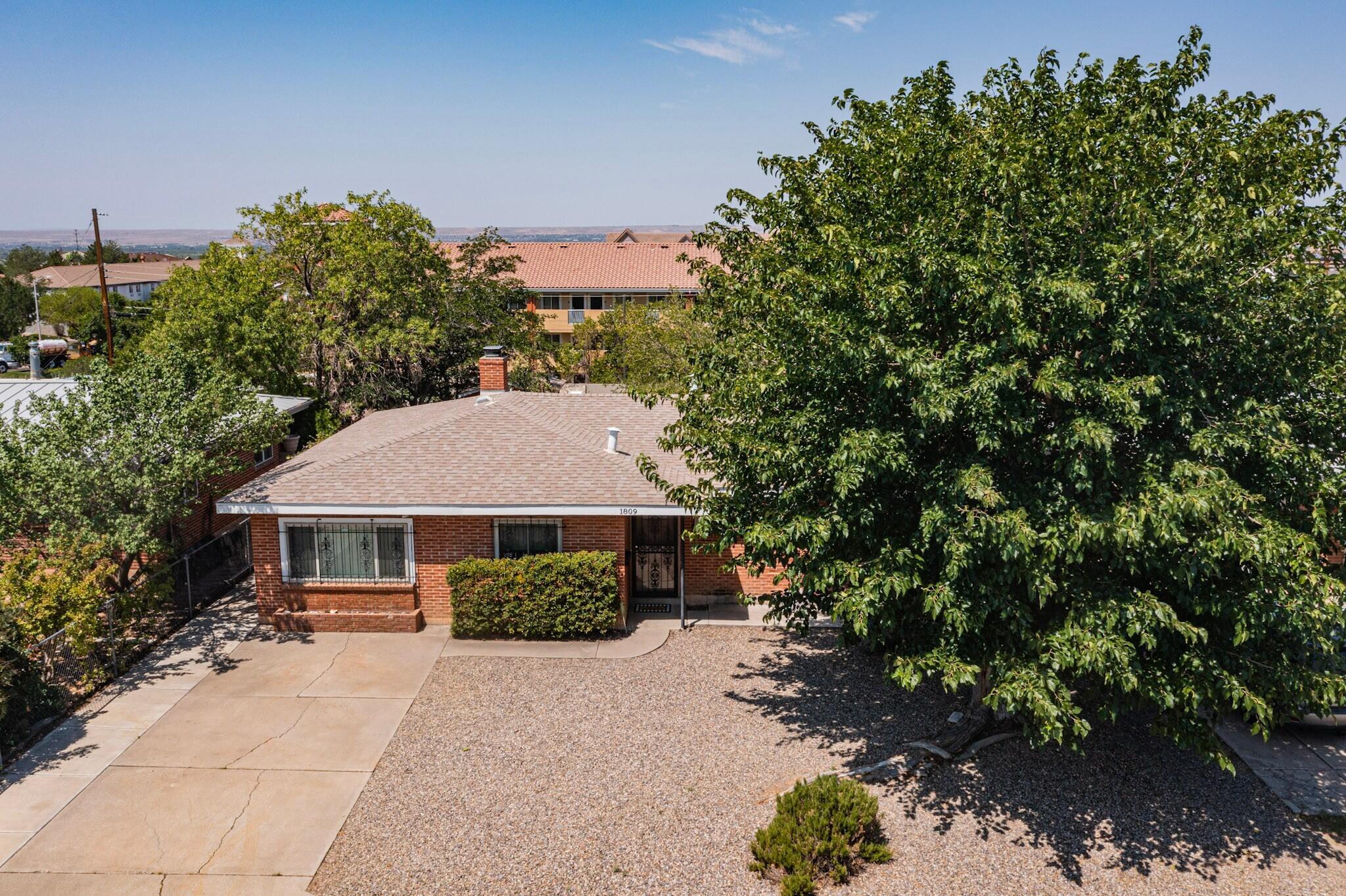 Photo 10 — 1809 Cornell Drive SE