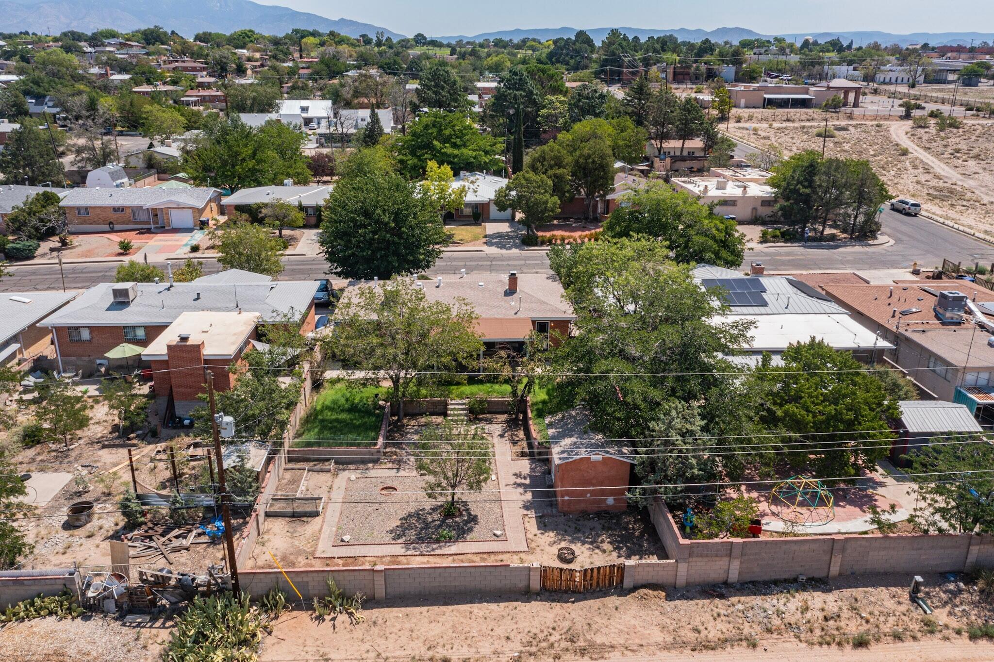 Photo 7 — 1809 Cornell Drive SE