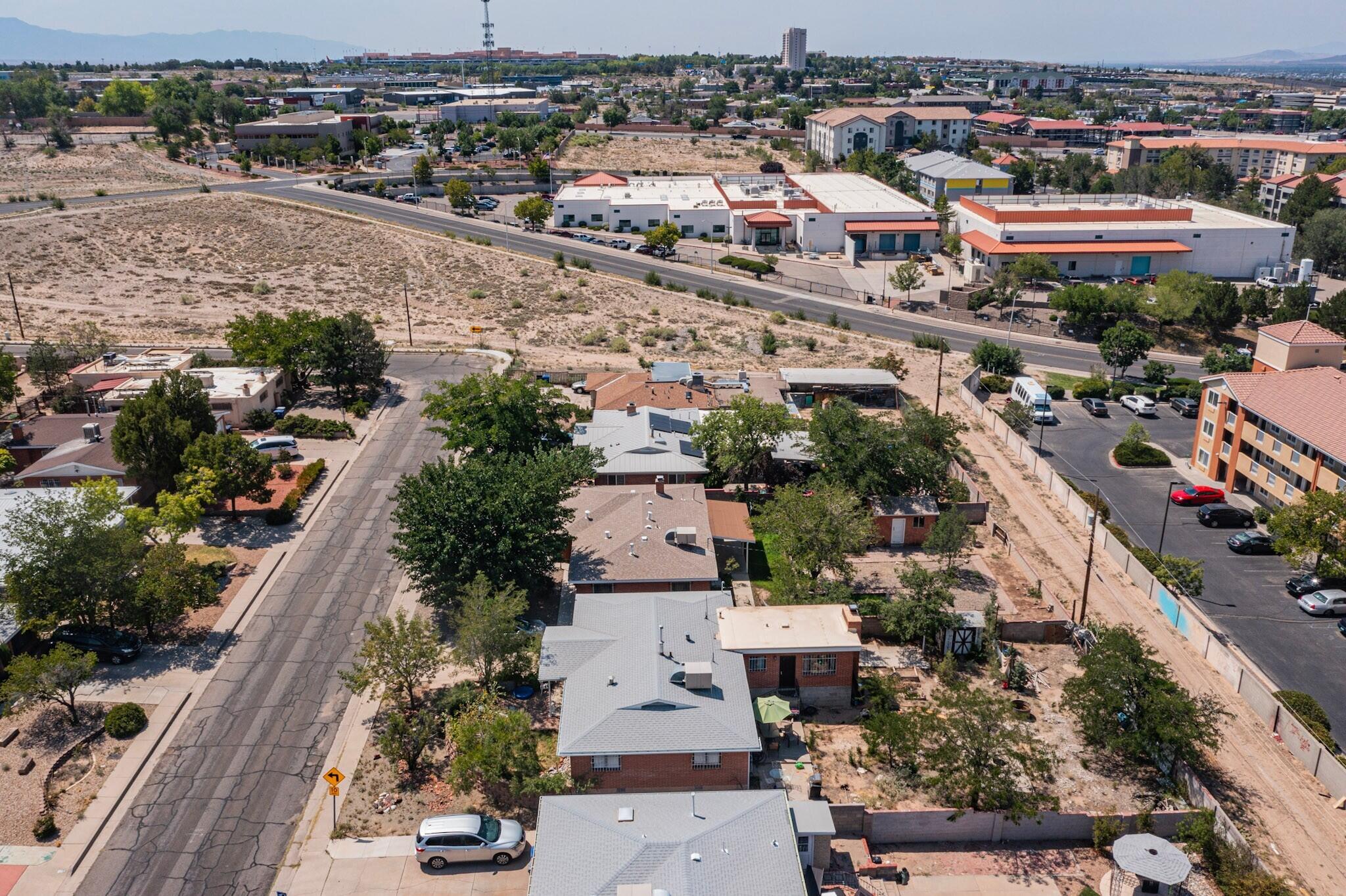 Photo 5 — 1809 Cornell Drive SE