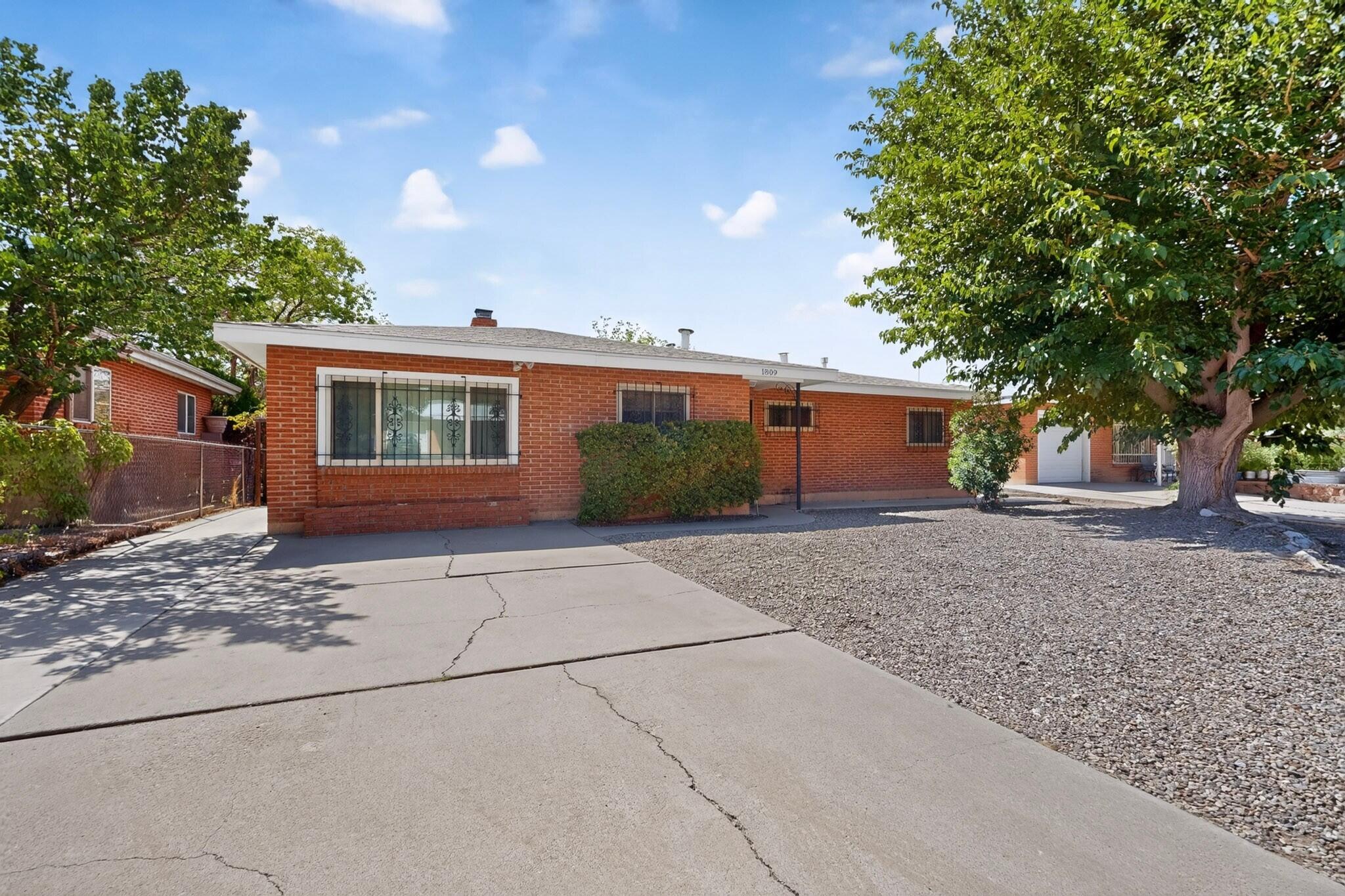Photo 4 — 1809 Cornell Drive SE
