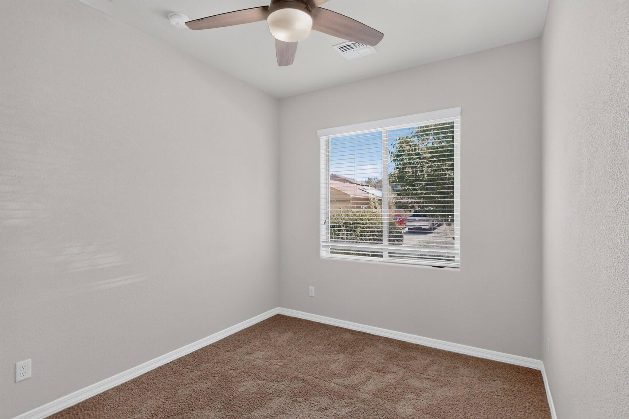 Photo 18 — 1009 El Paseo Street NW