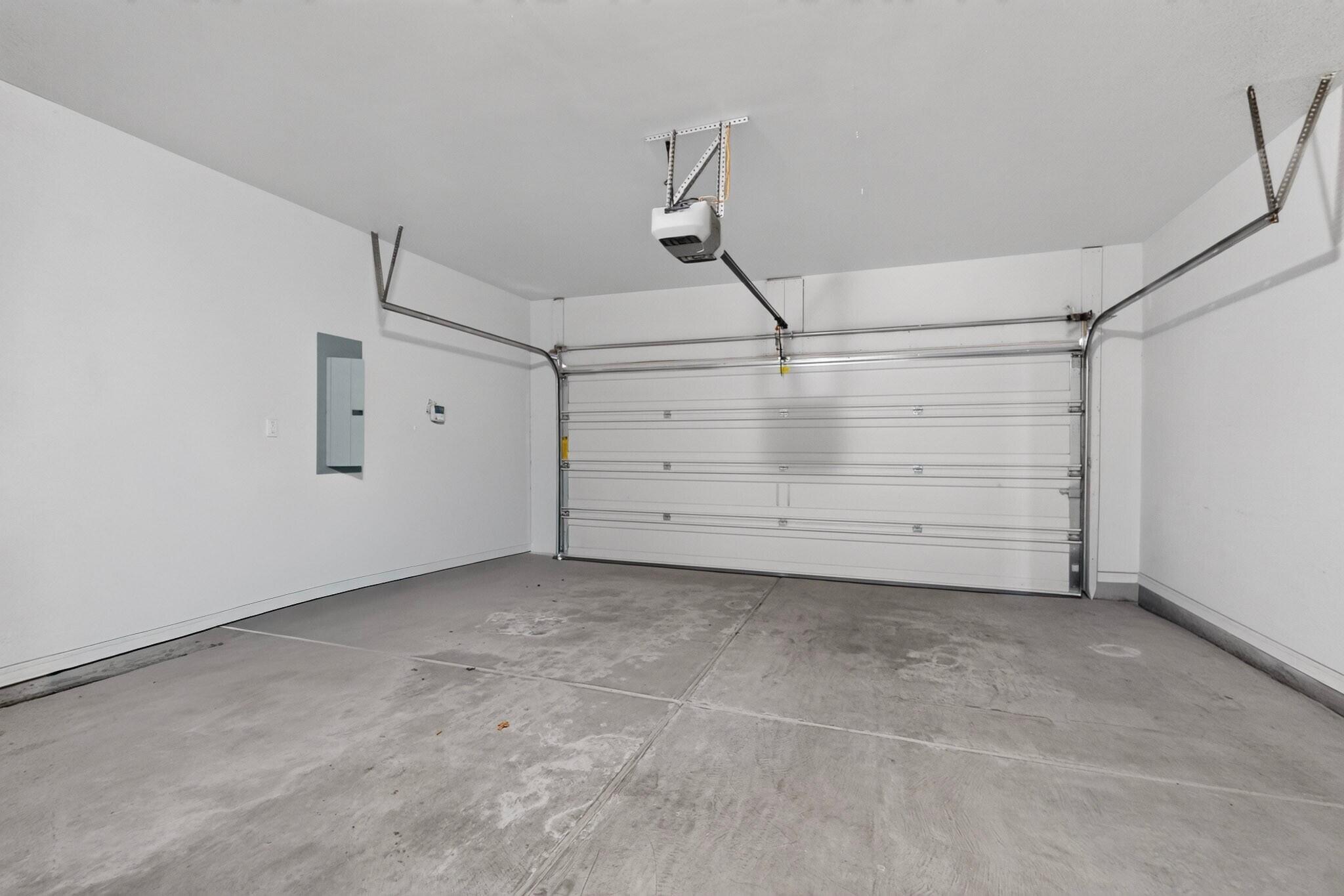 Photo 14 — 1009 El Paseo Street NW