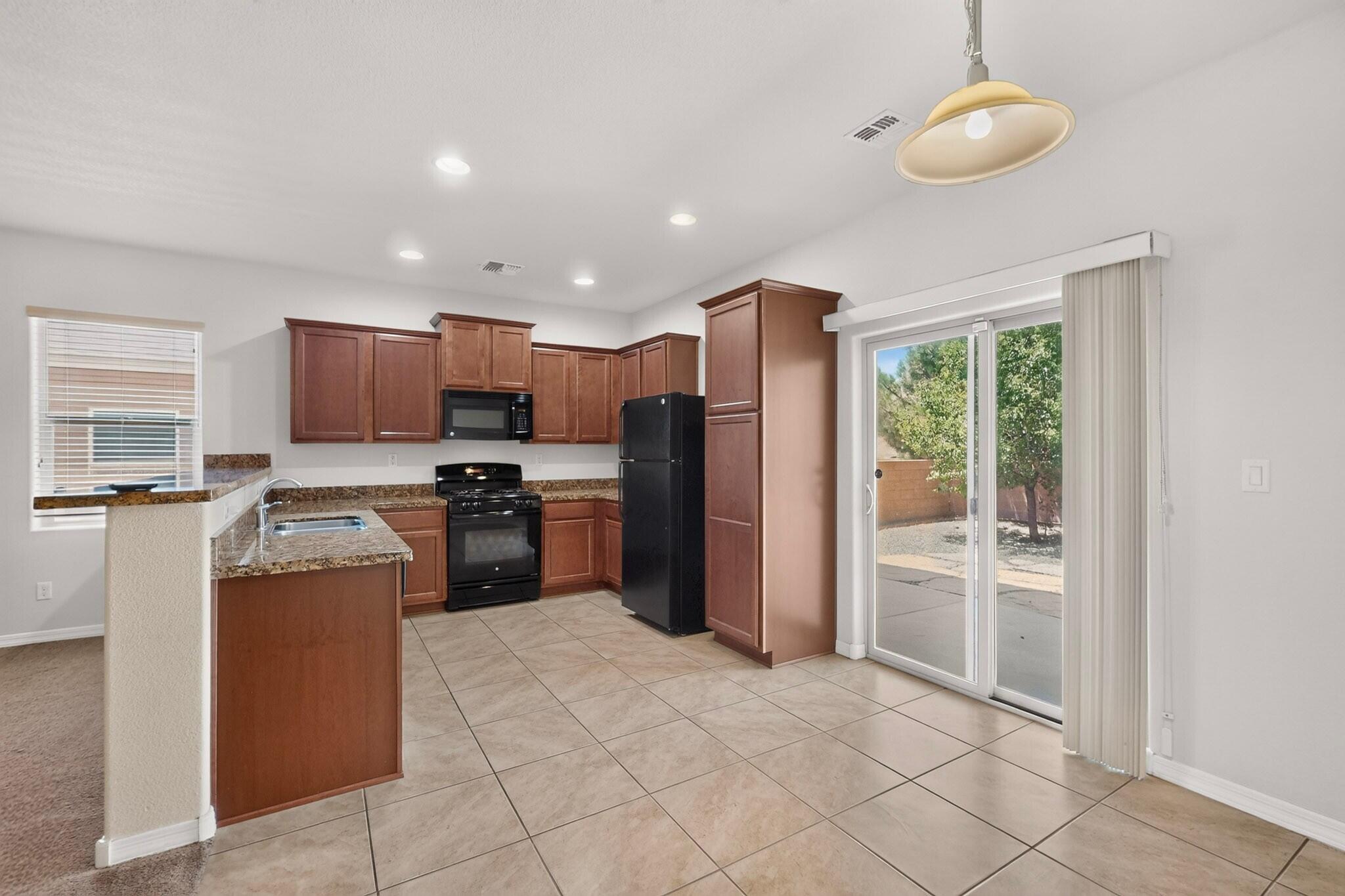 Photo 6 — 1009 El Paseo Street NW