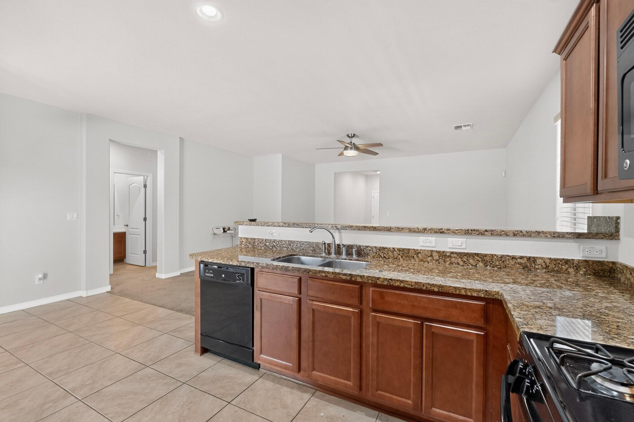 Photo 3 — 1009 El Paseo Street NW