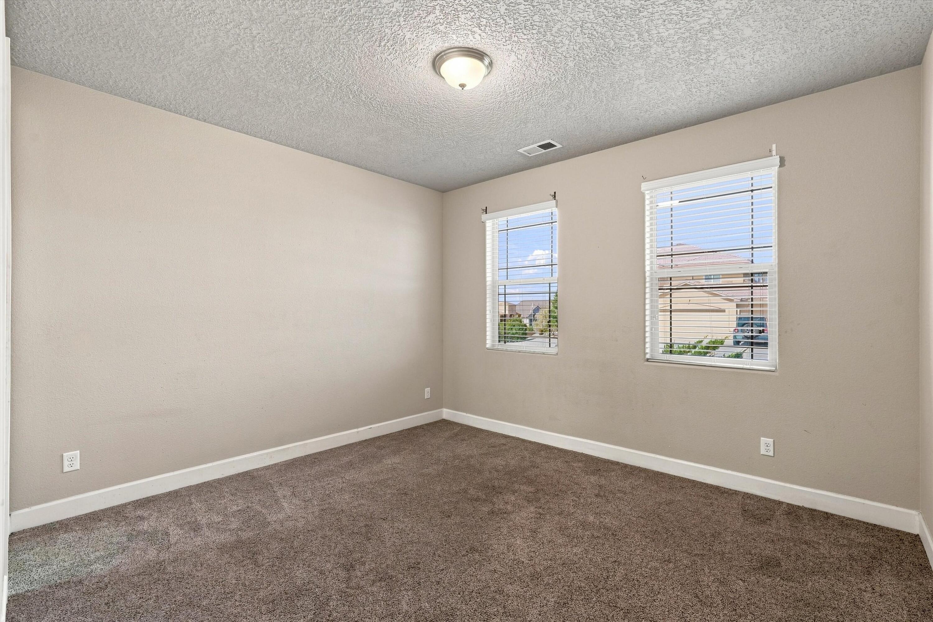 Photo 14 — 1632 Roble Drive SE