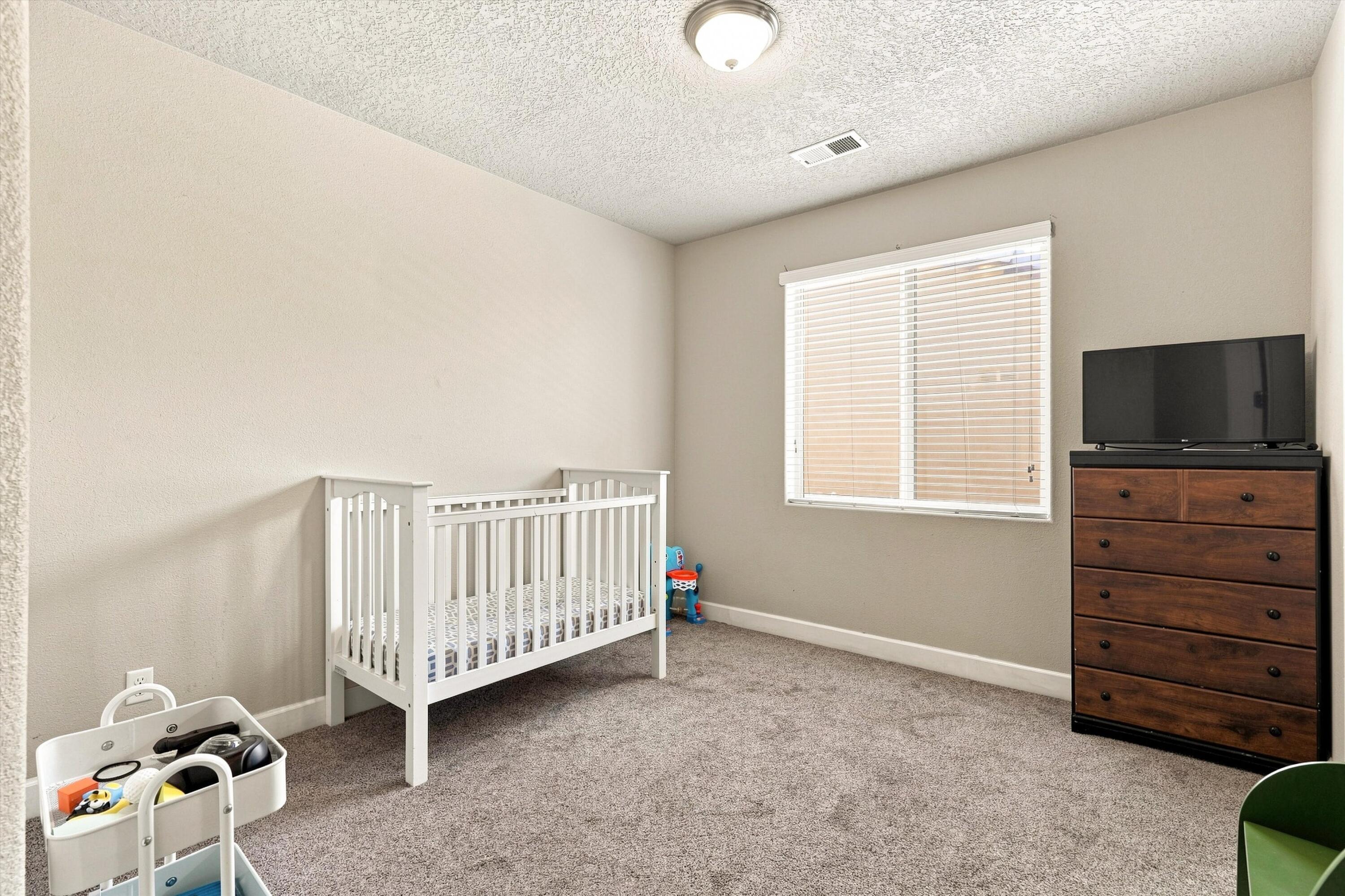 Photo 9 — 1632 Roble Drive SE