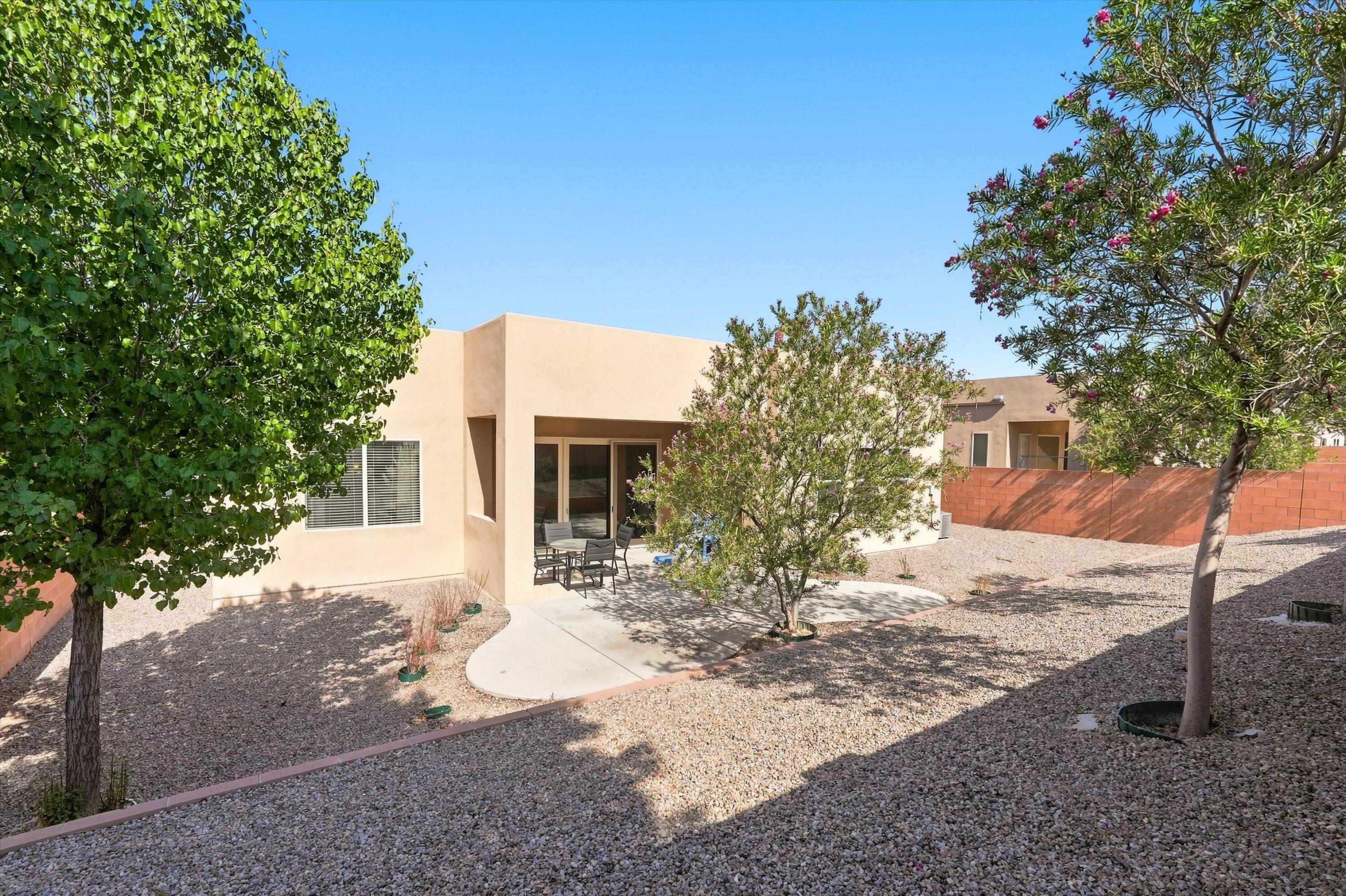 Photo 4 — 1632 Roble Drive SE