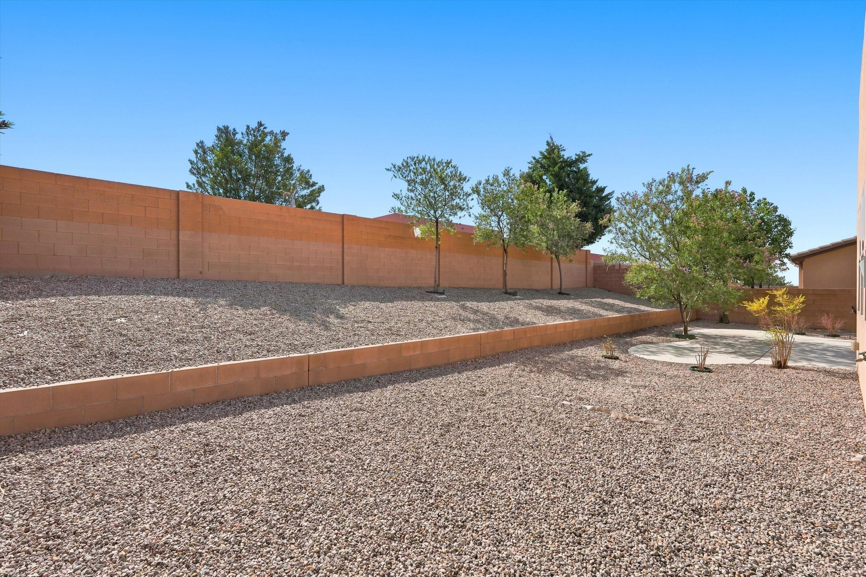 Photo 2 — 1632 Roble Drive SE