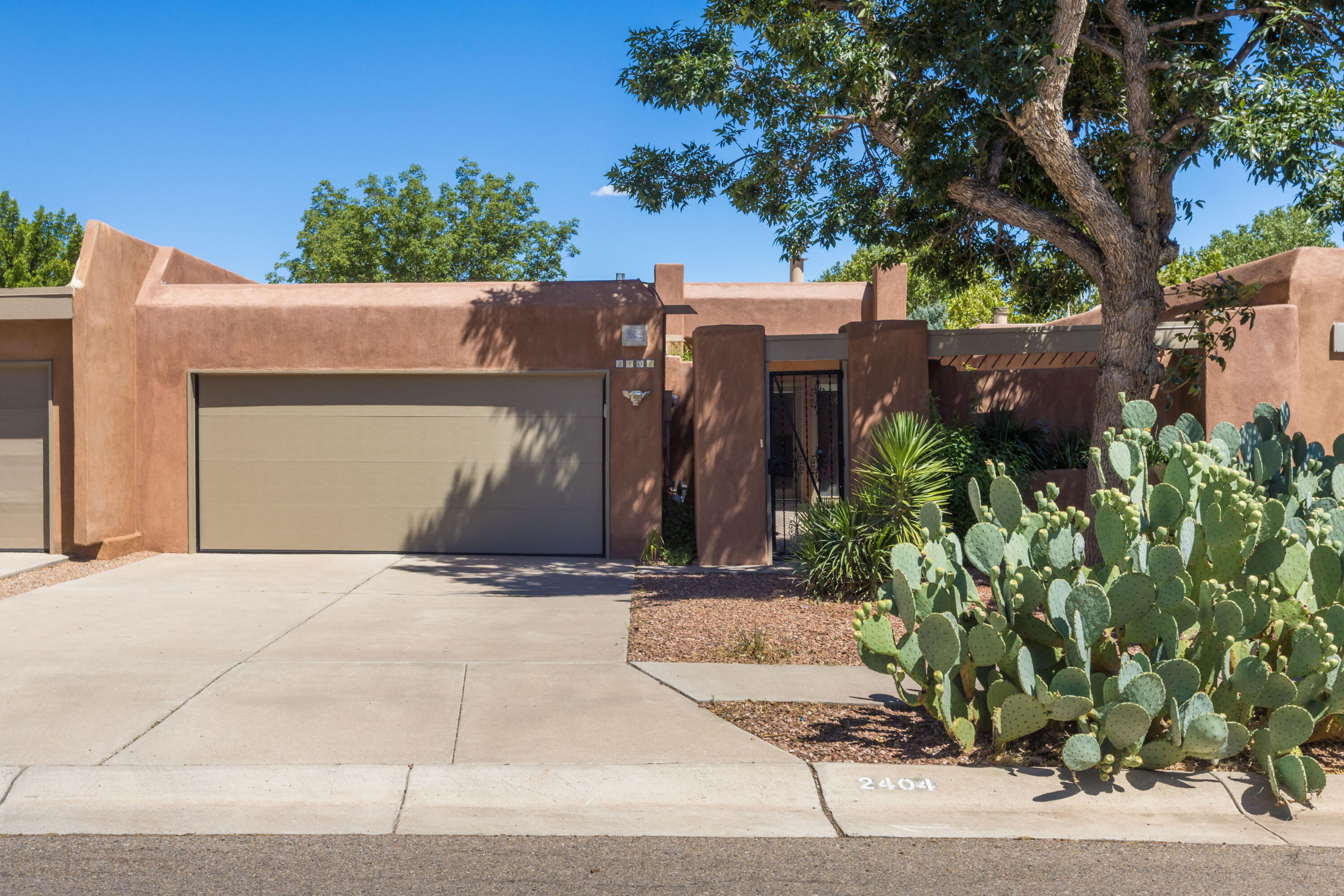 2404 Don Pedro NW, Albuquerque, NM 87104
