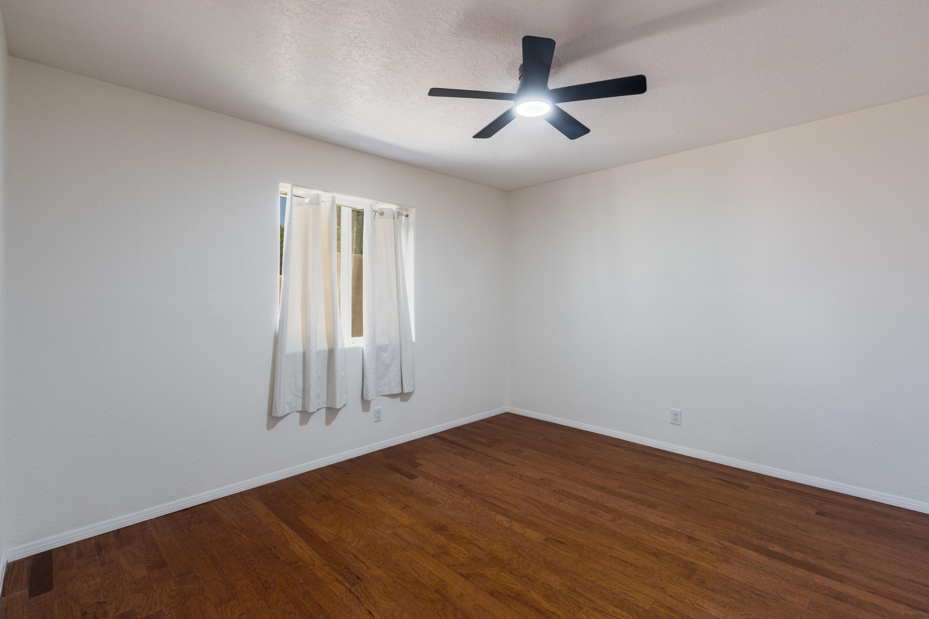 Photo 11 — 2404 Don Pedro NW