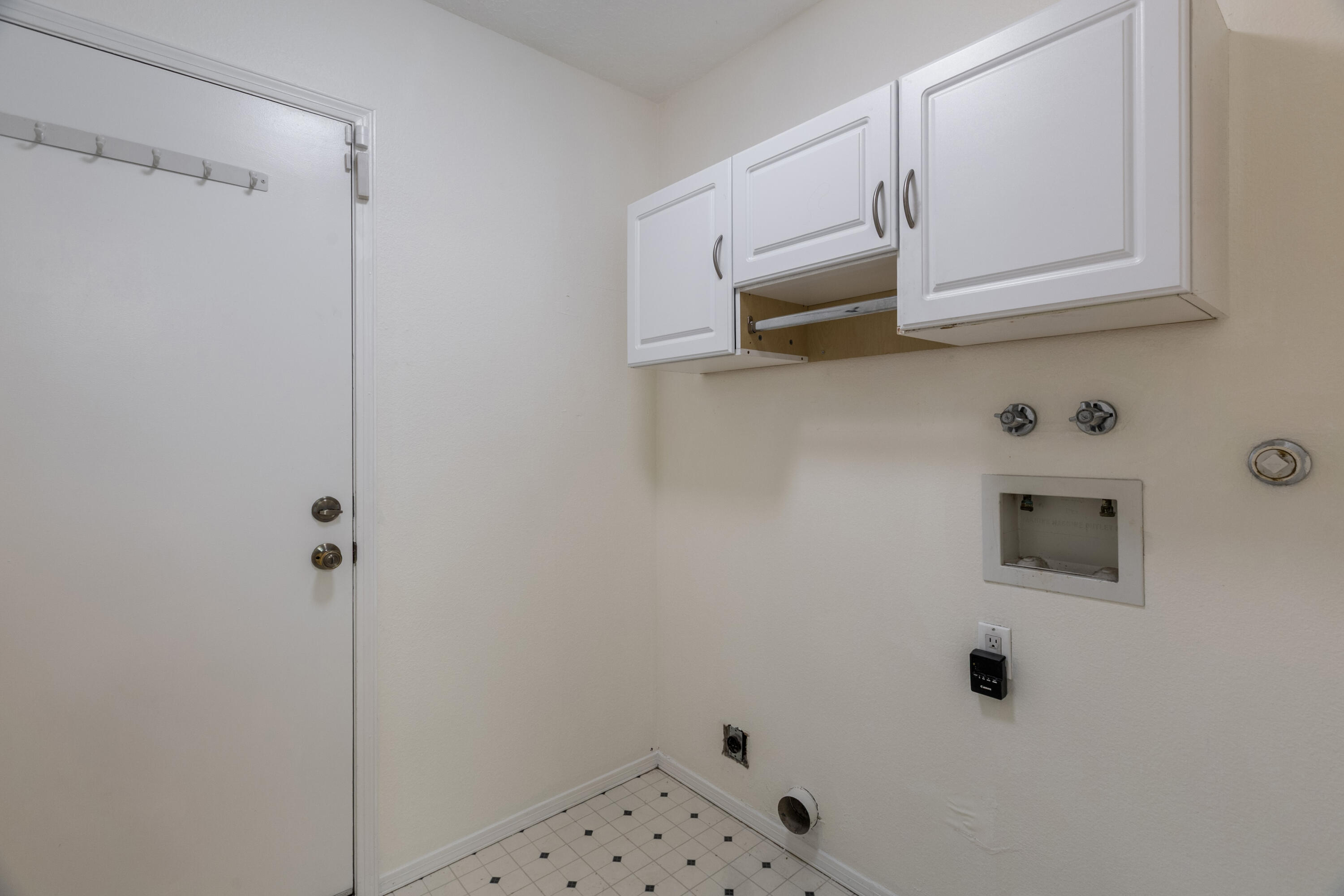 Photo 6 — 2404 Don Pedro NW