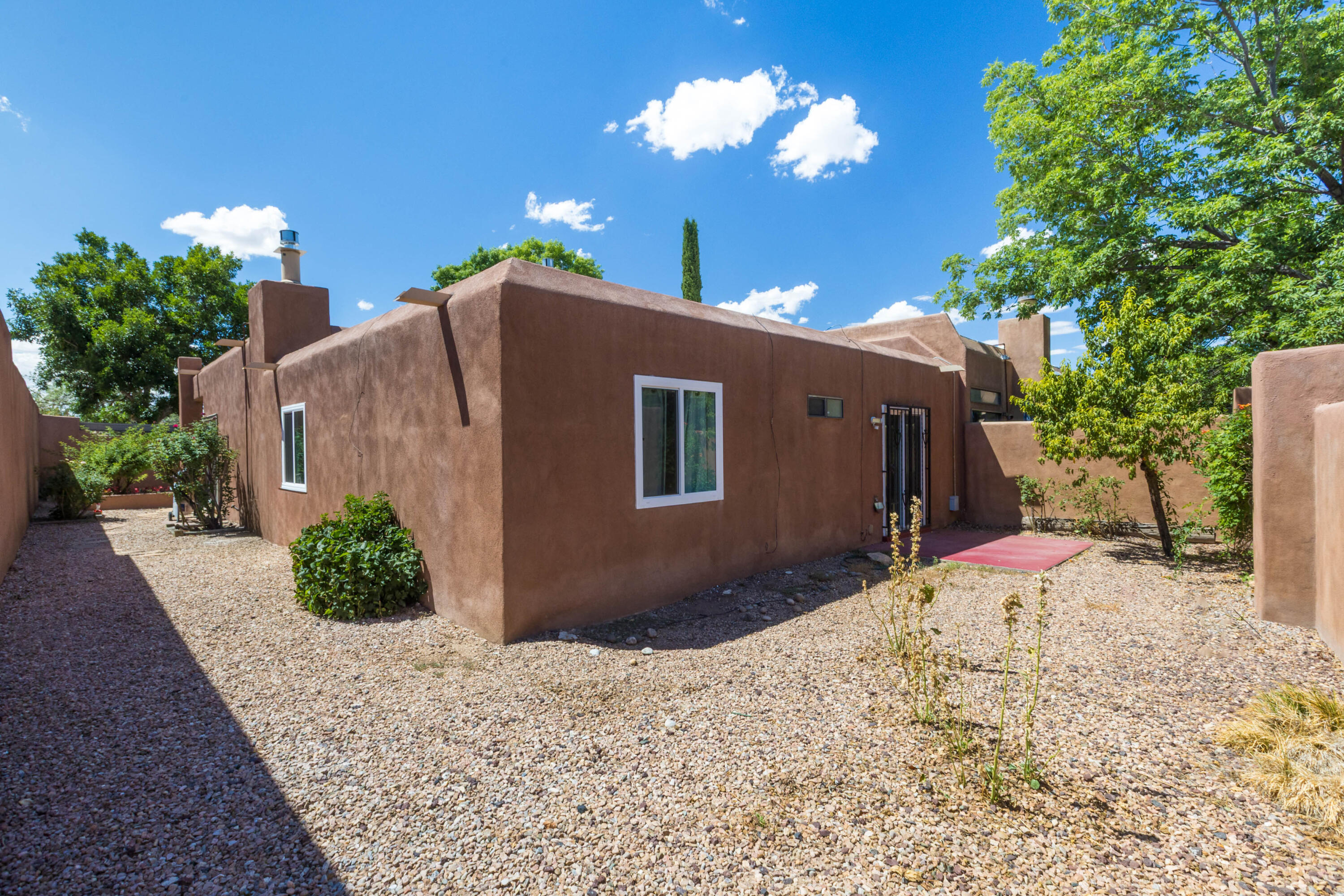 Photo 5 — 2404 Don Pedro NW