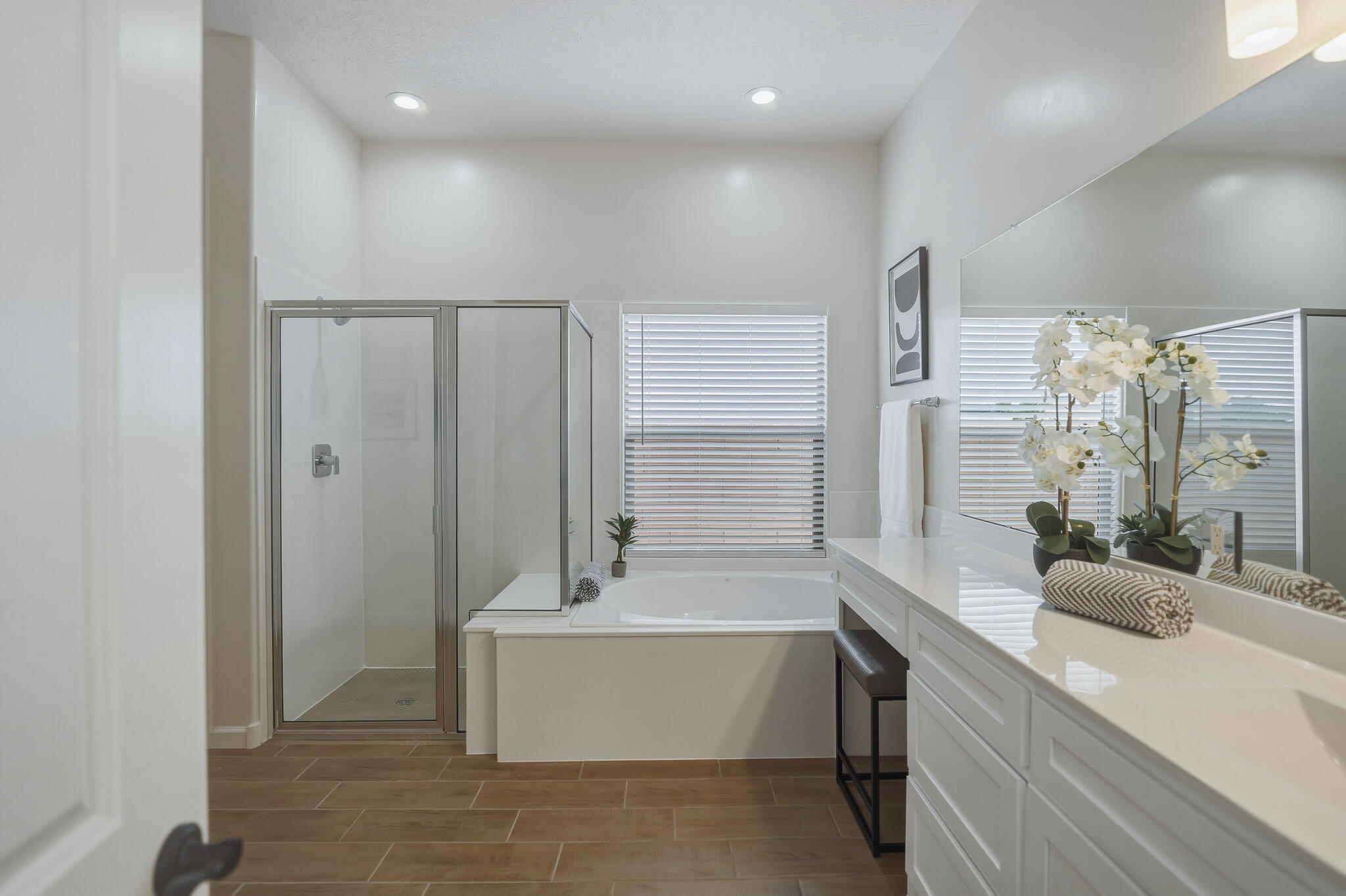 Photo 17 — 9801 Desert Lark Place NE