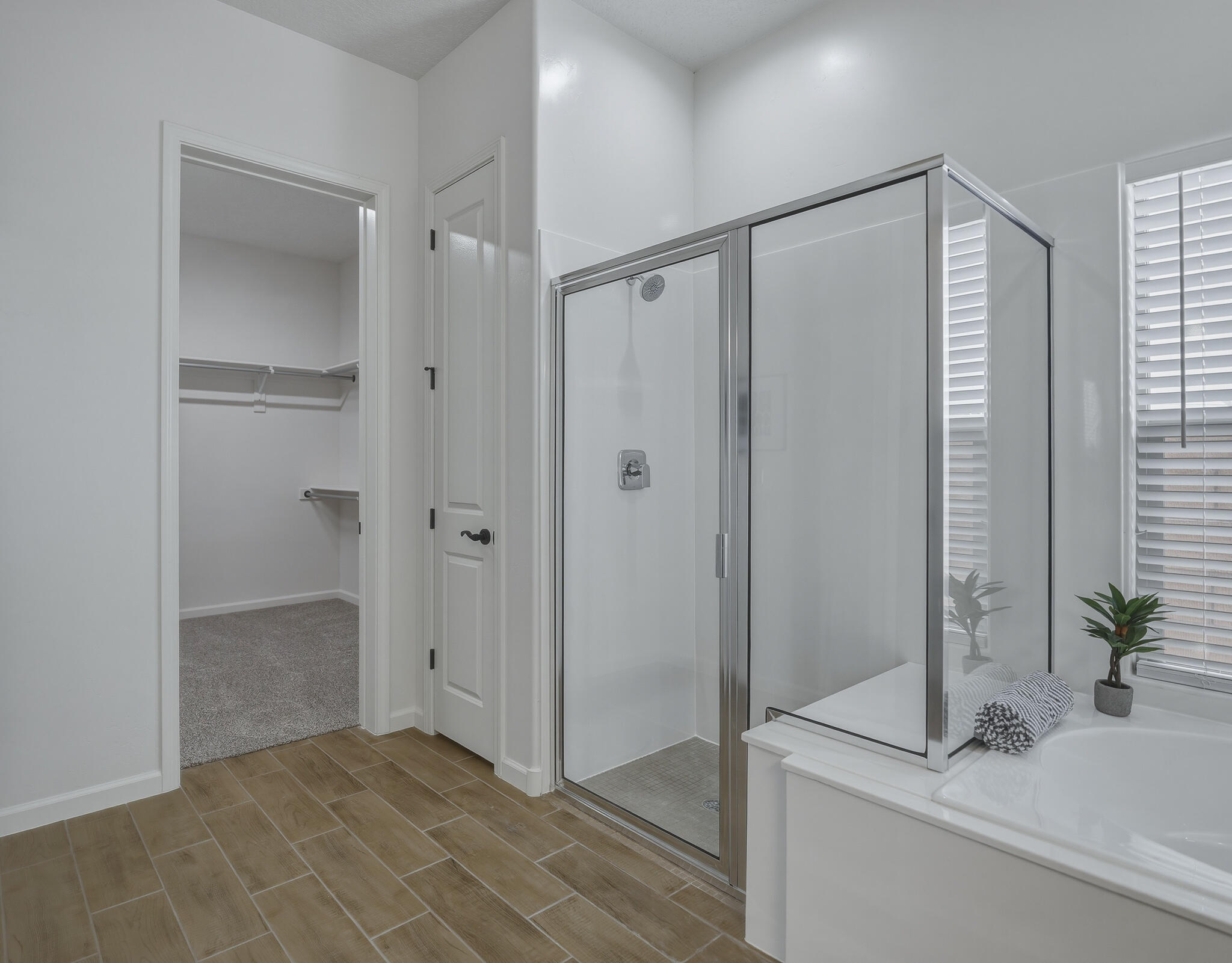 Photo 16 — 9801 Desert Lark Place NE