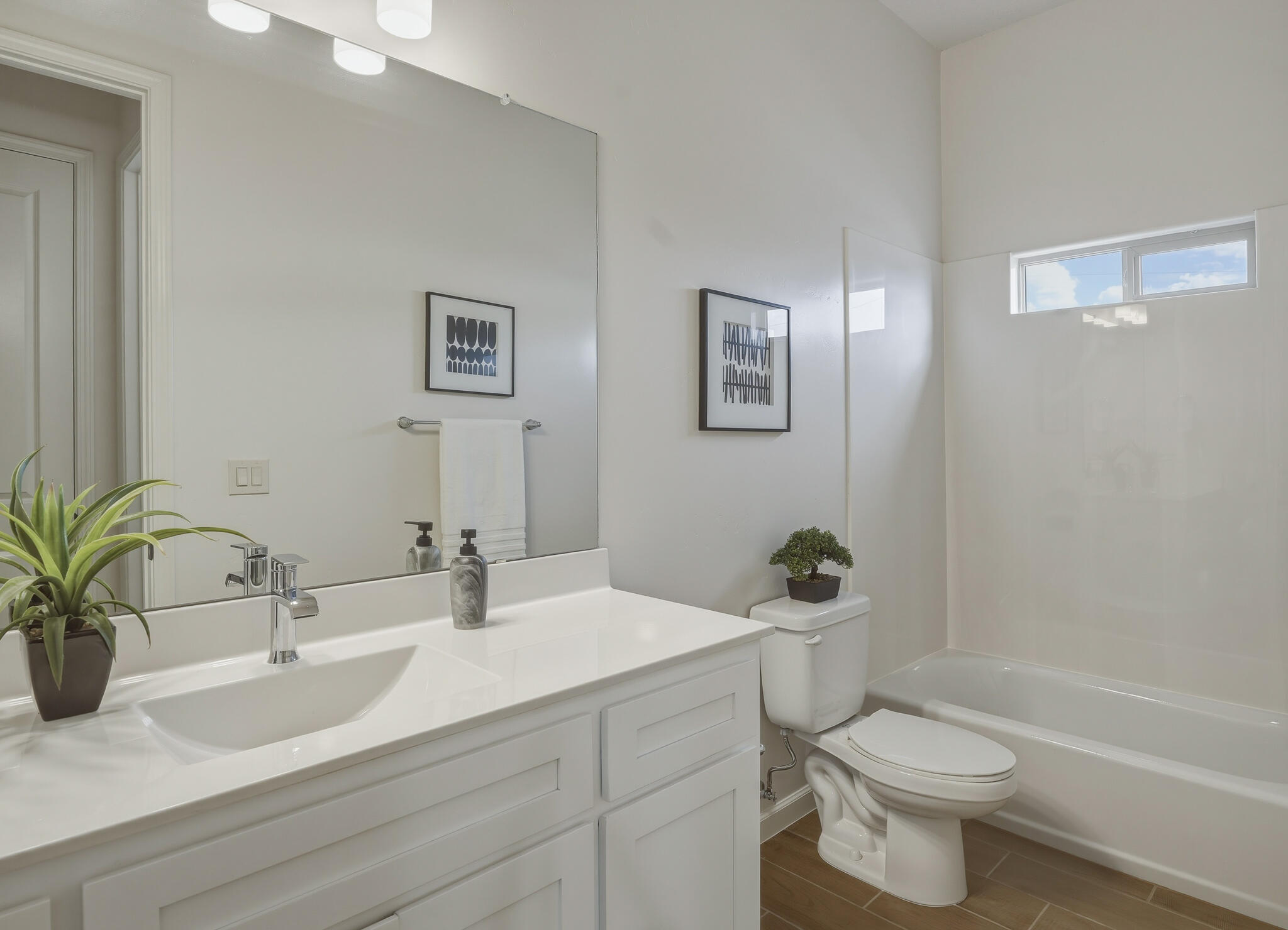 Photo 10 — 9801 Desert Lark Place NE
