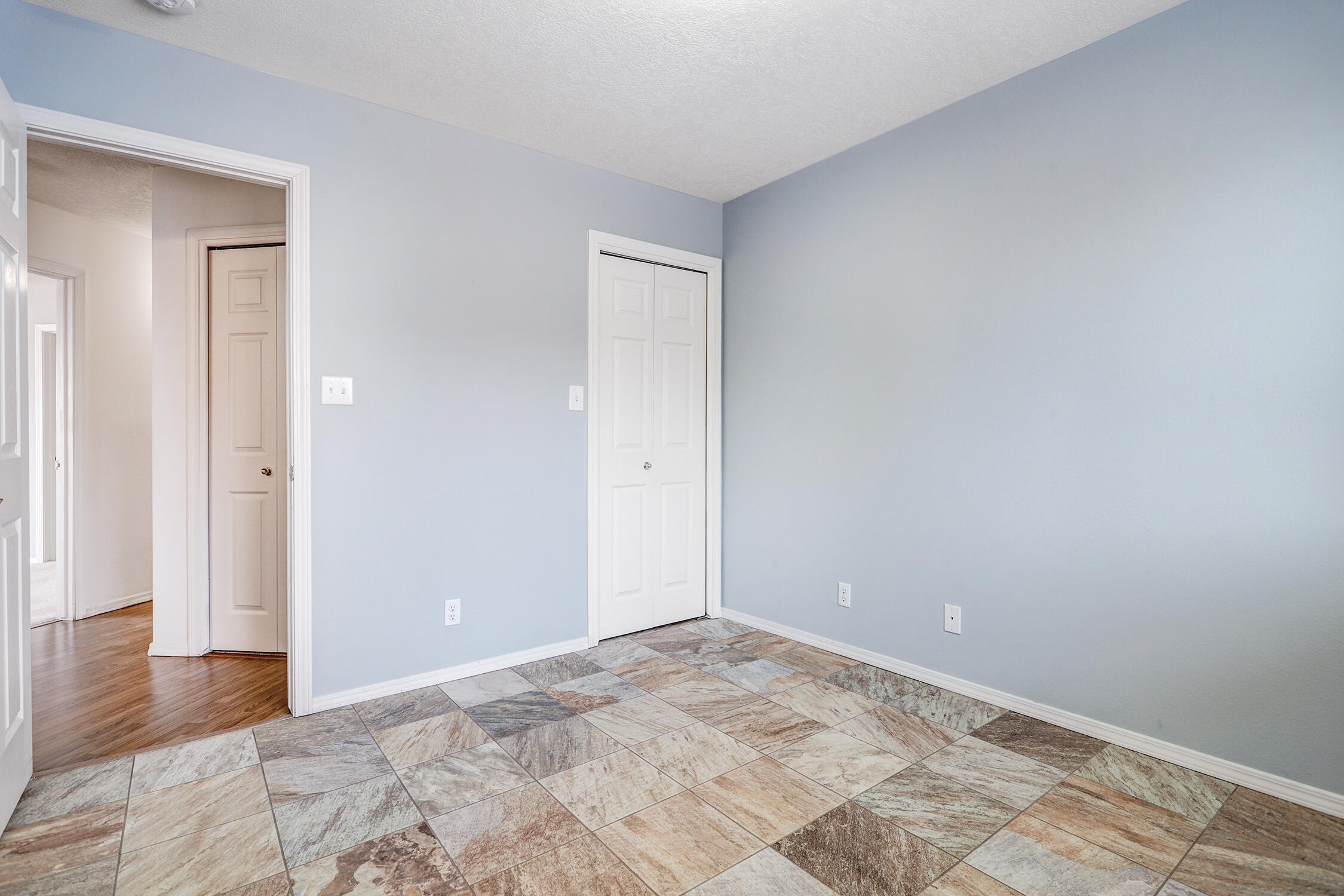 Photo 5 — 2190 Monterrey Road NE