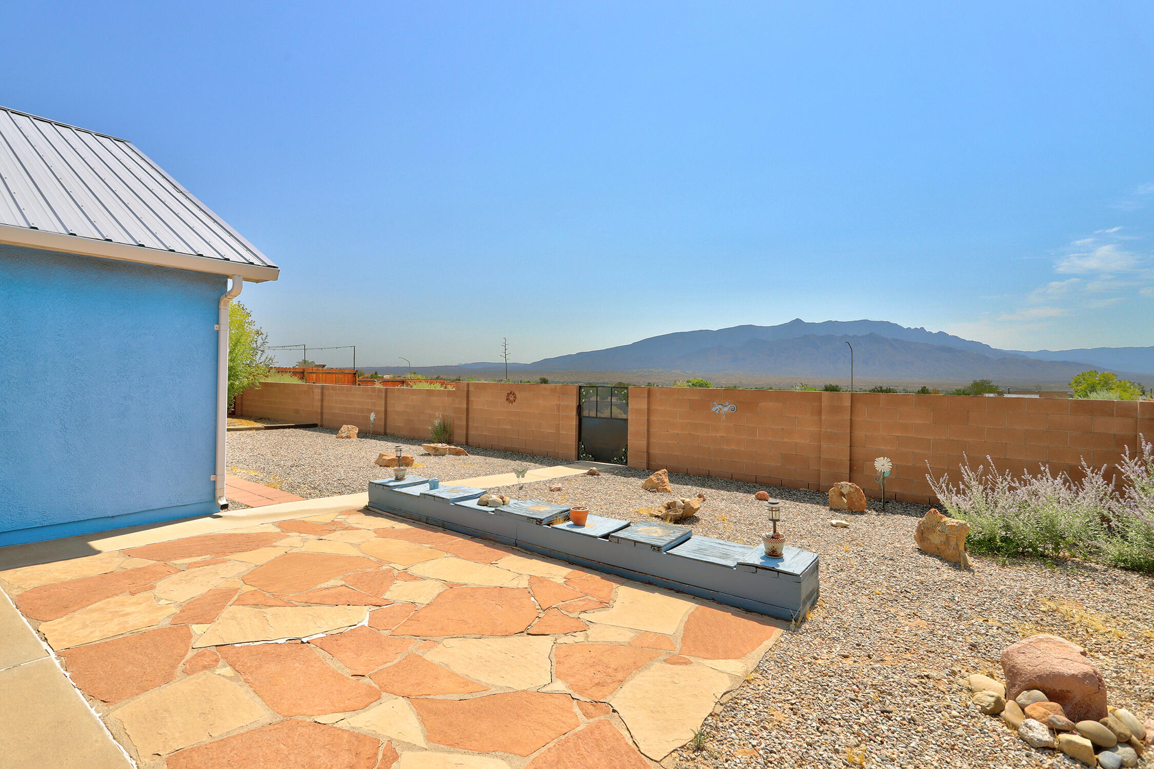 Photo 6 — 2190 Monterrey Road NE