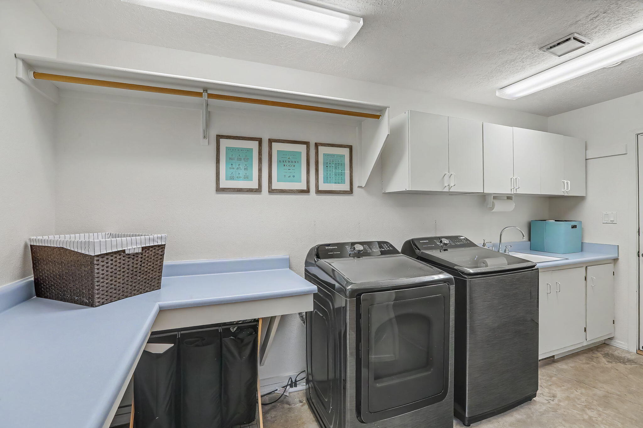 Photo 13 — 1008 Parkland Place SE