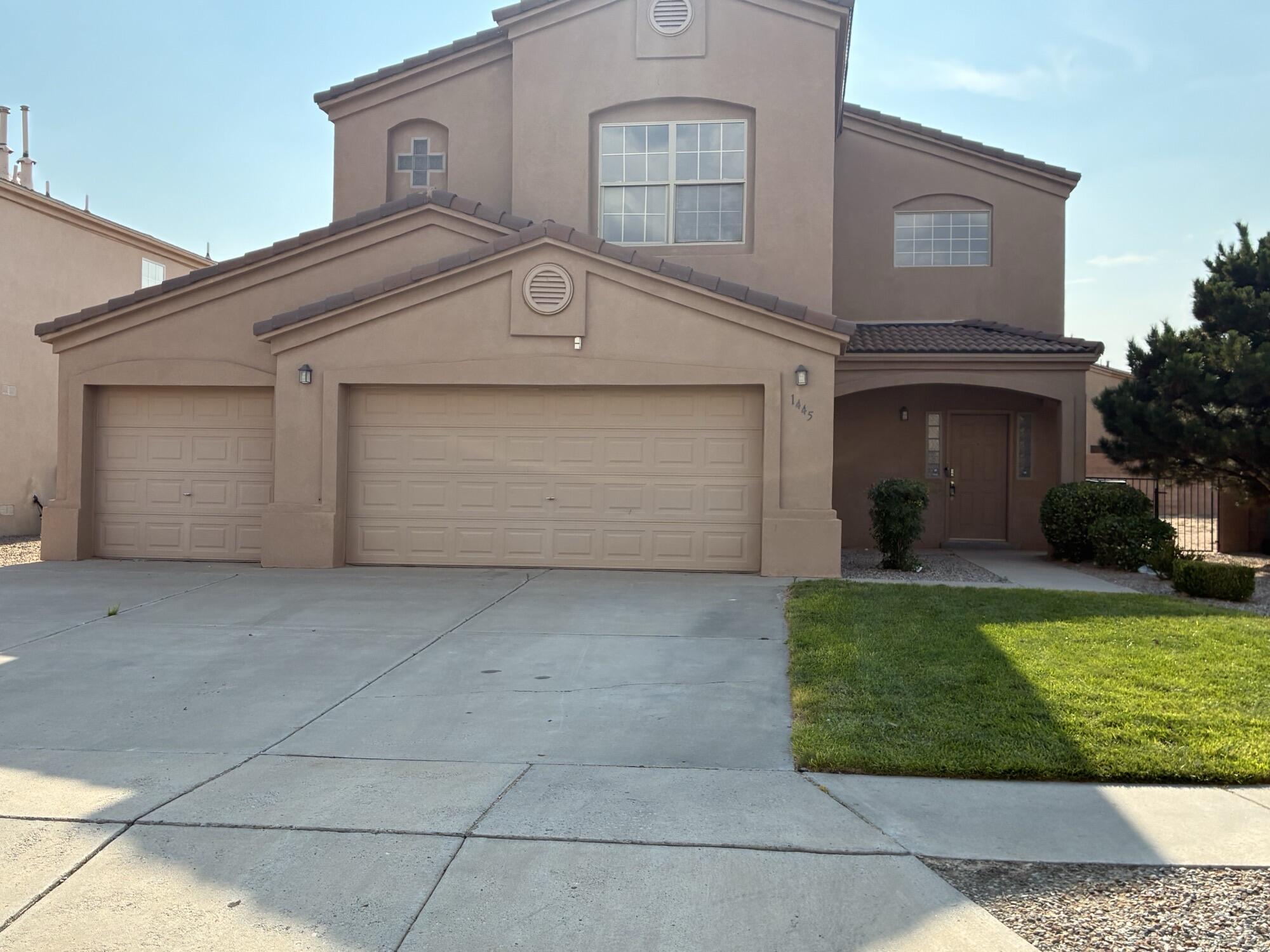1445 Isleta Court NE