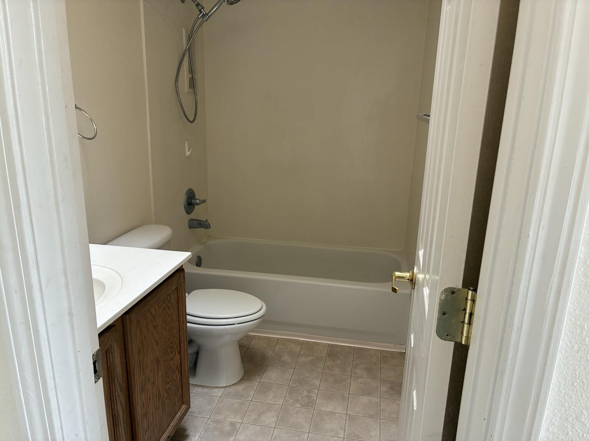Photo 8 — 1445 Isleta Court NE