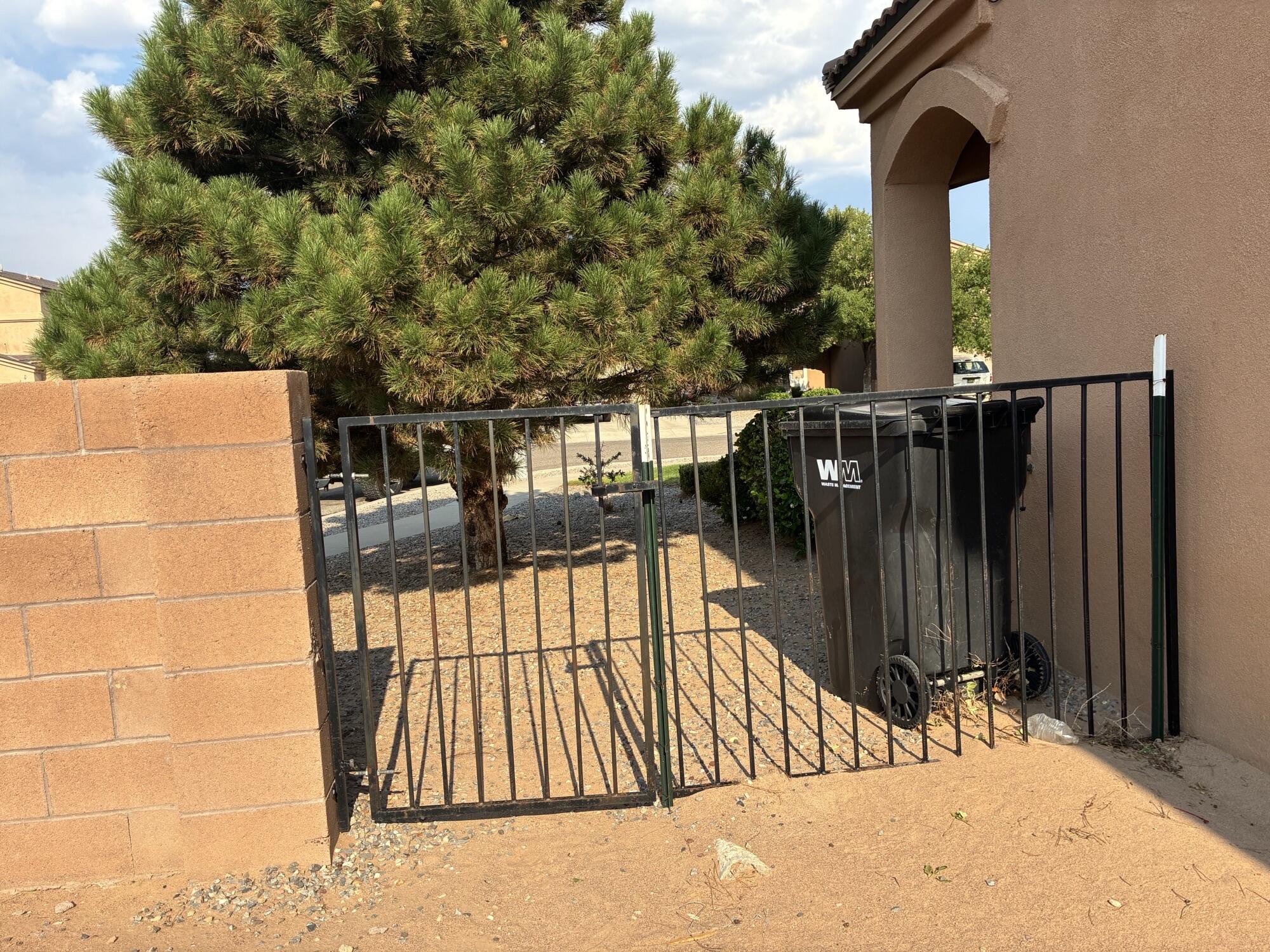 Photo 11 — 1445 Isleta Court NE