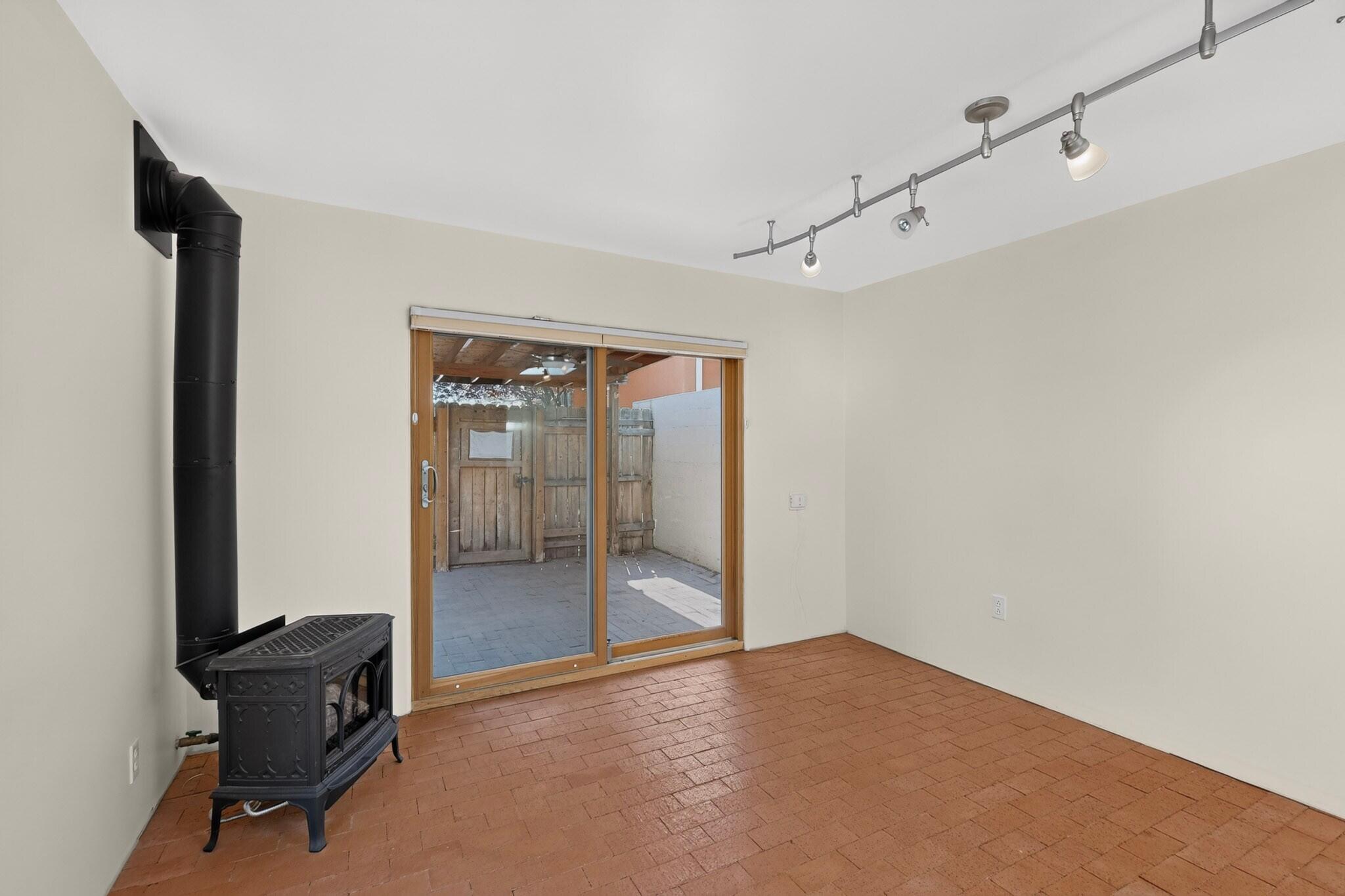 Photo 14 — 309 Carlisle Boulevard NE