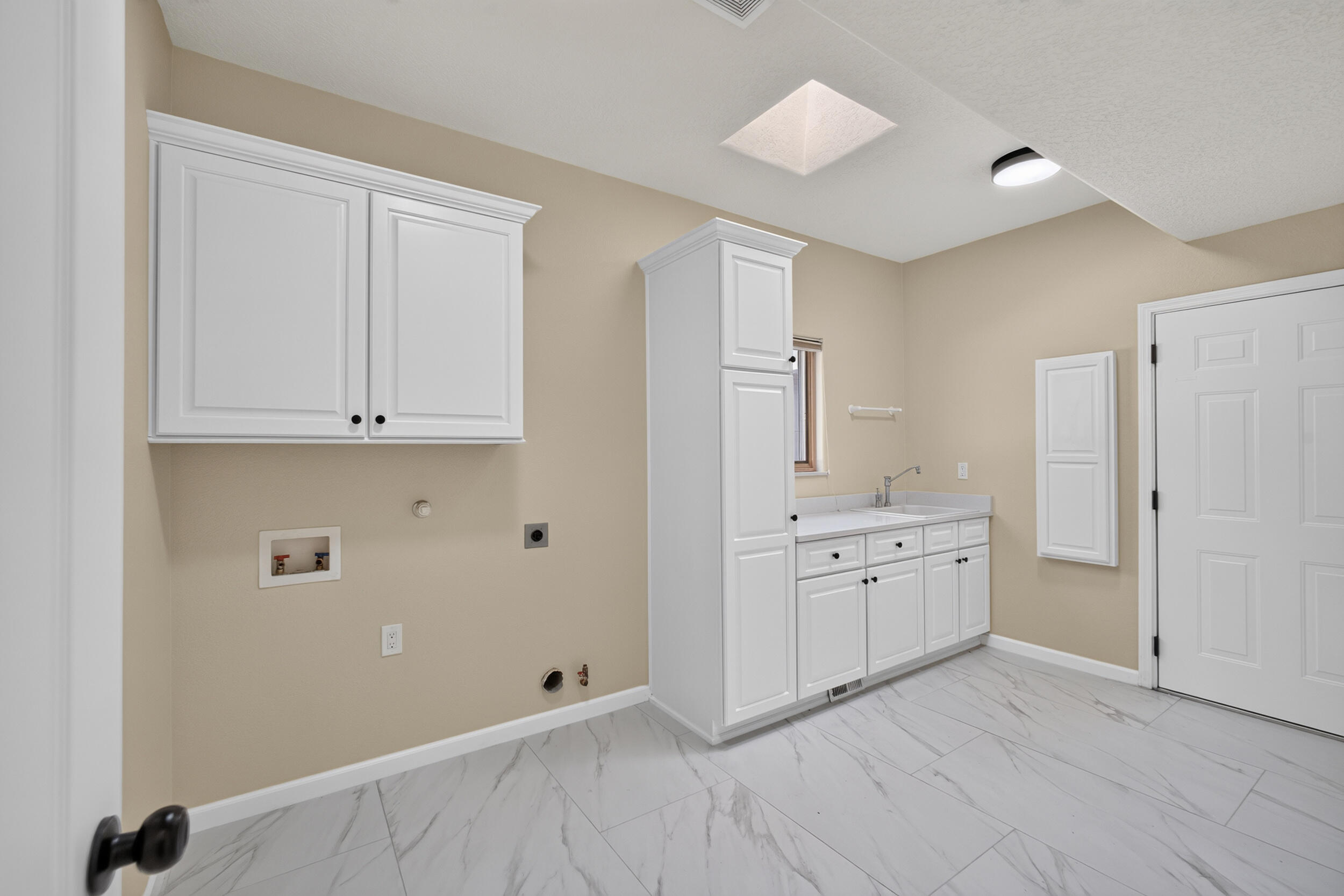 Photo 16 — 11127 Inverness Court NE