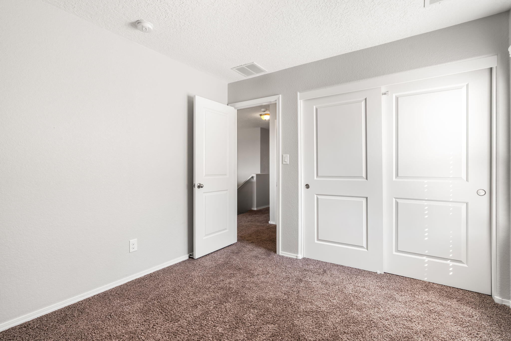 Photo 18 — 6948 Tombstone Road NW