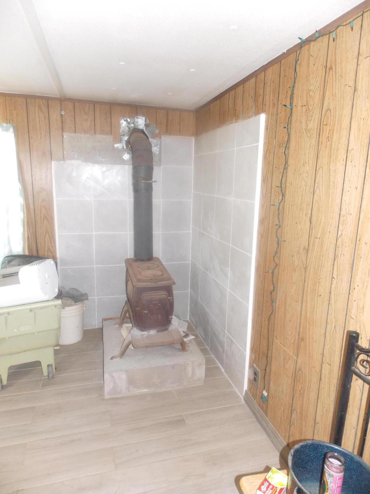 Photo 17 — 442 Meadowlake Road