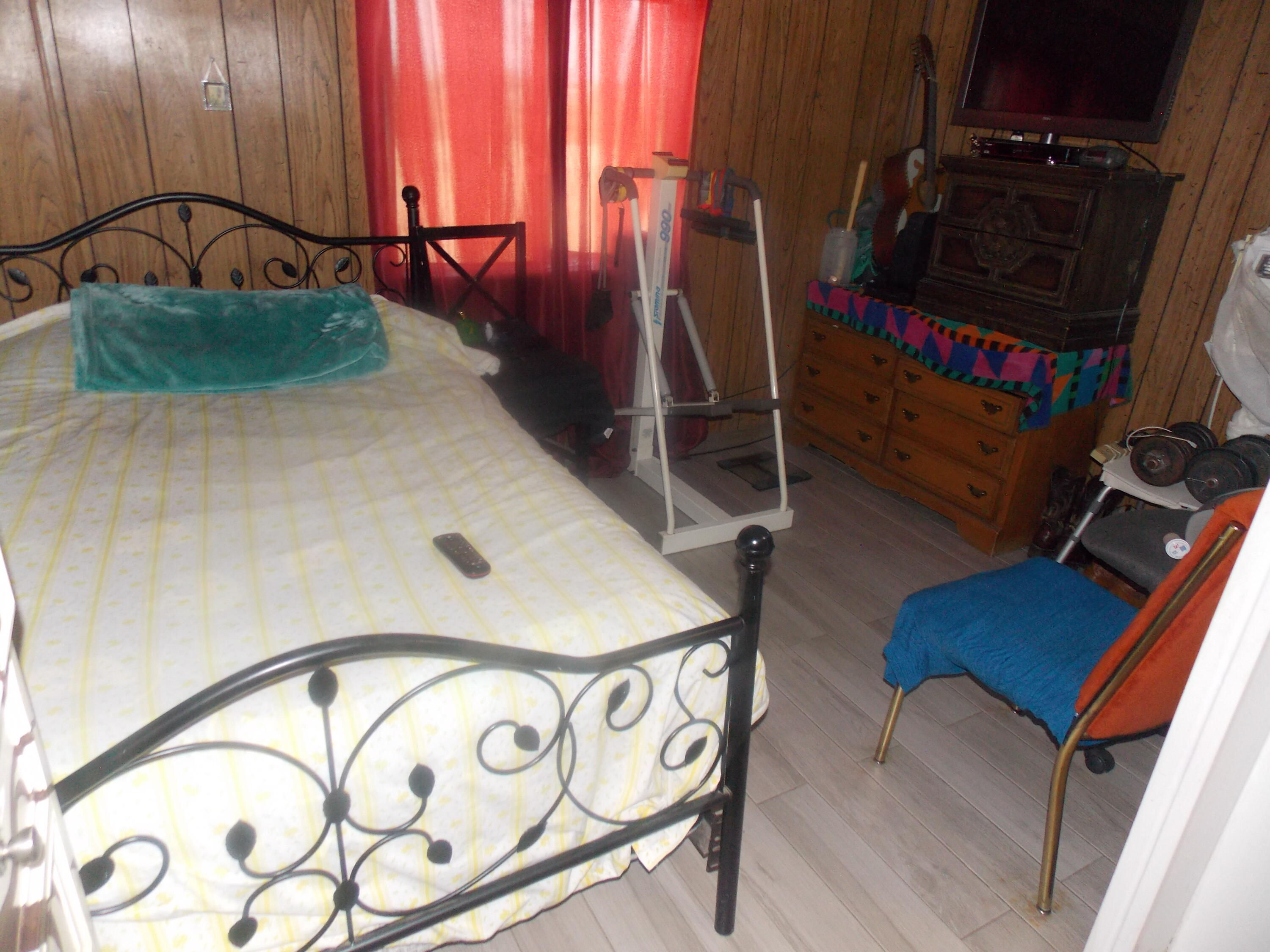 Photo 16 — 442 Meadowlake Road