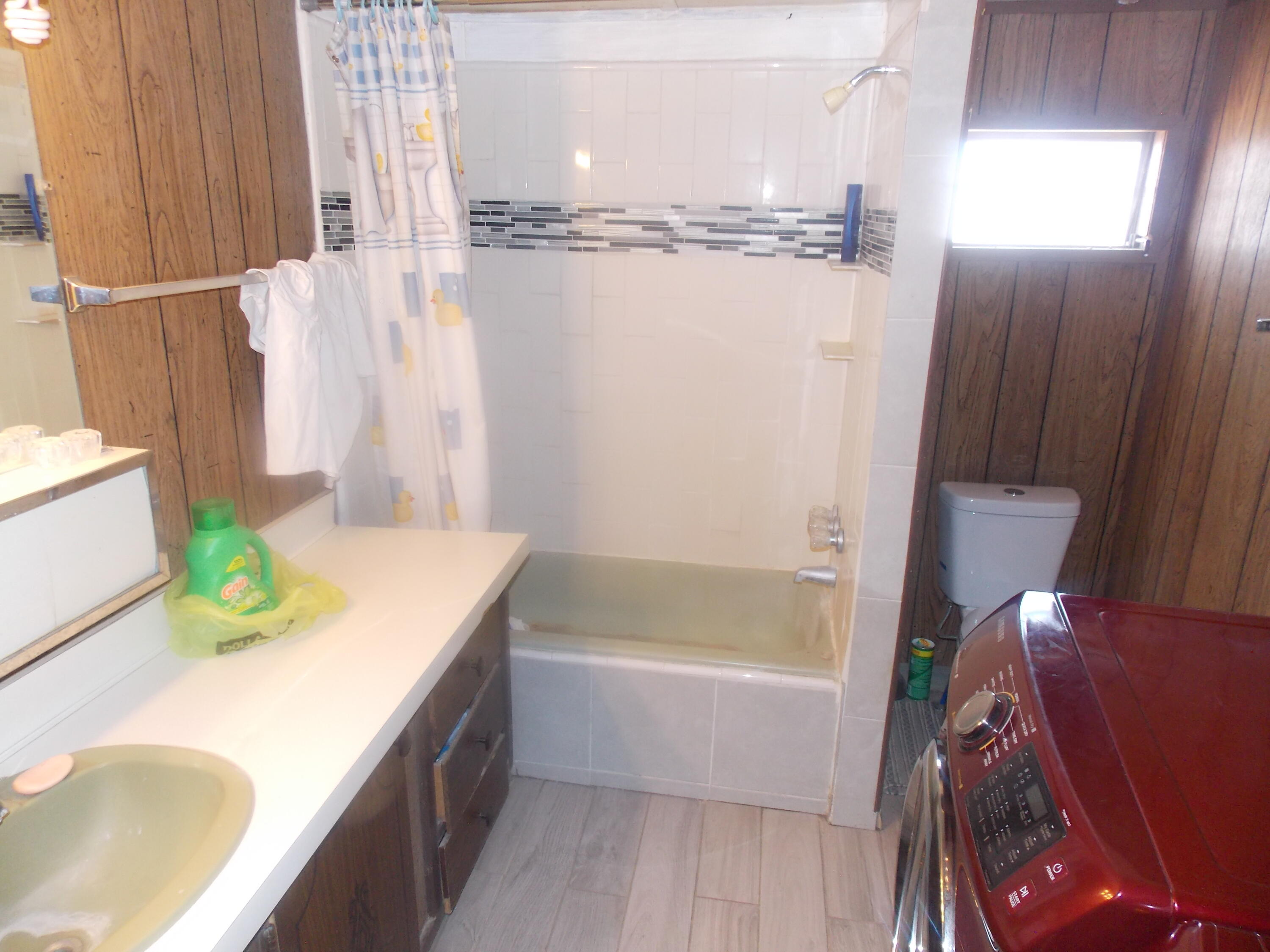Photo 10 — 442 Meadowlake Road