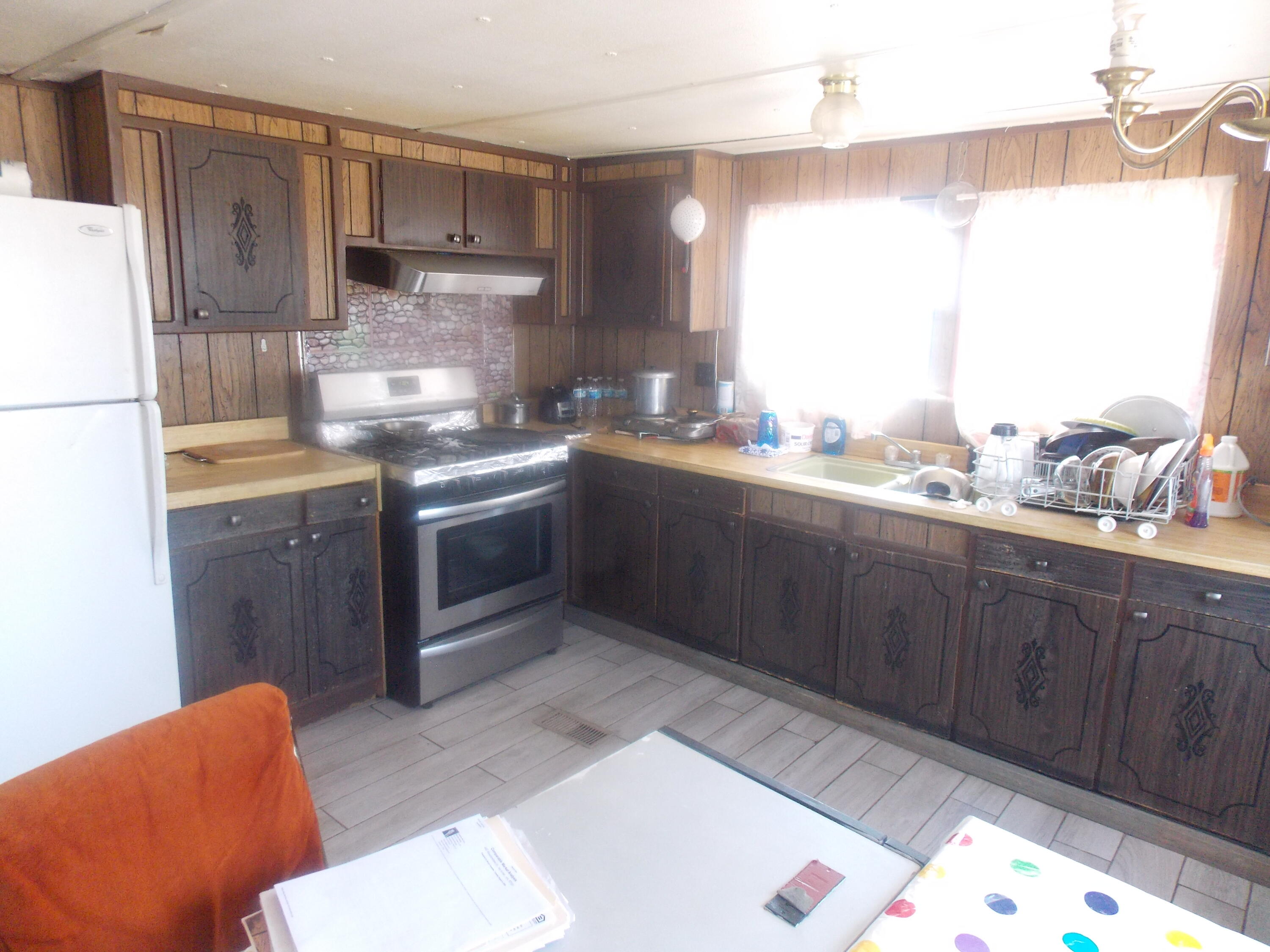 Photo 19 — 442 Meadowlake Road