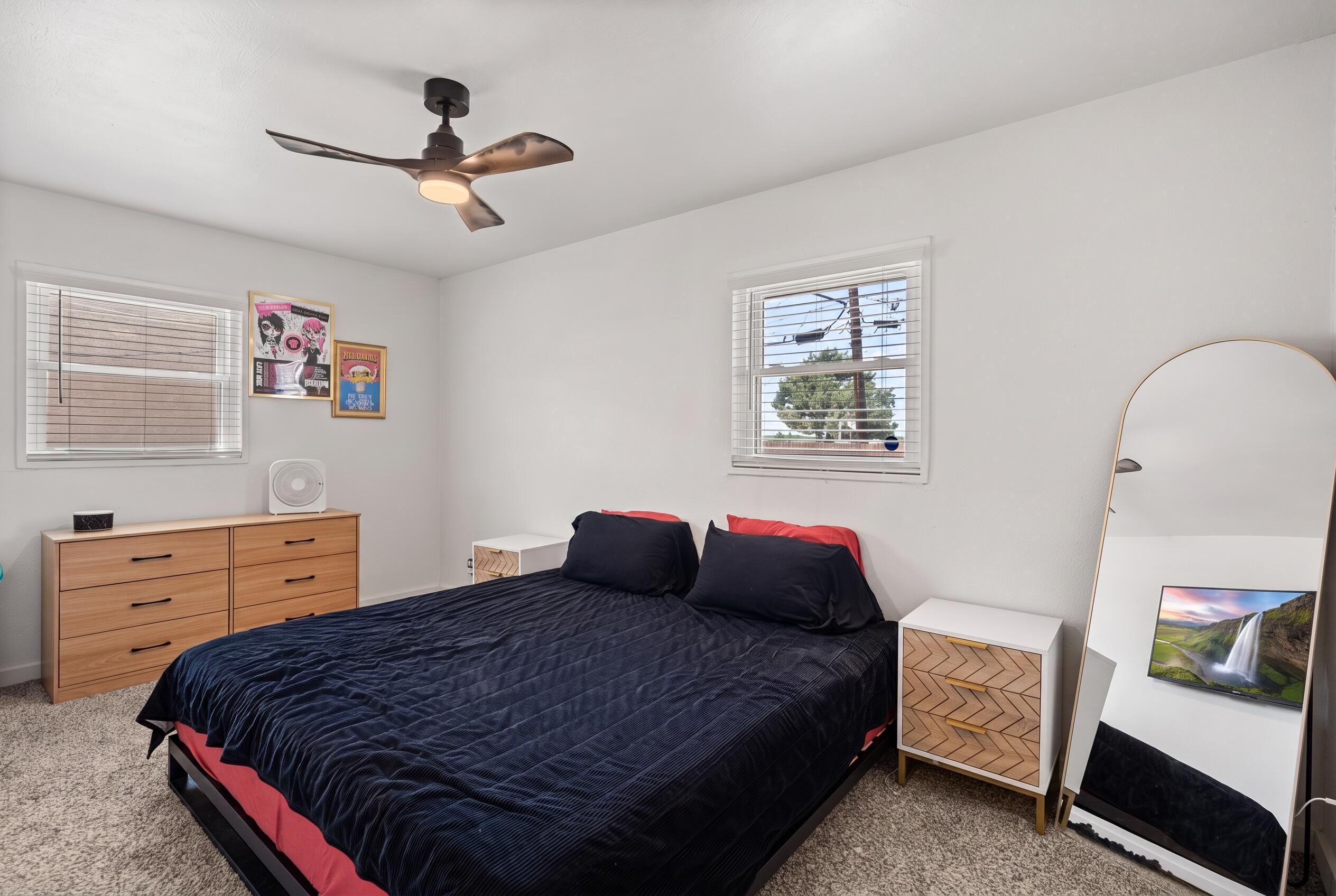 Photo 13 — 2617 Mary Ellen Street NE