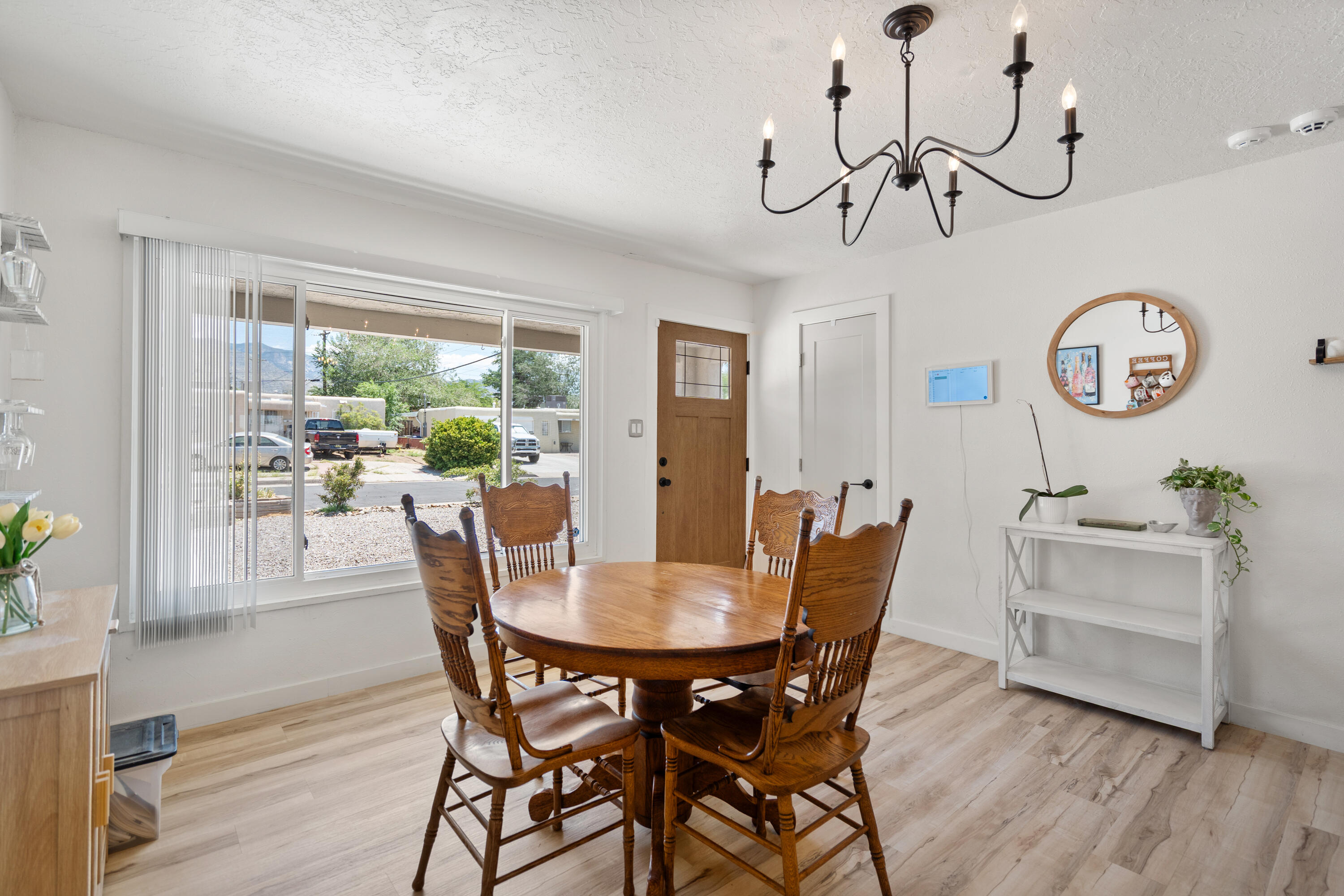 Photo 2 — 2617 Mary Ellen Street NE