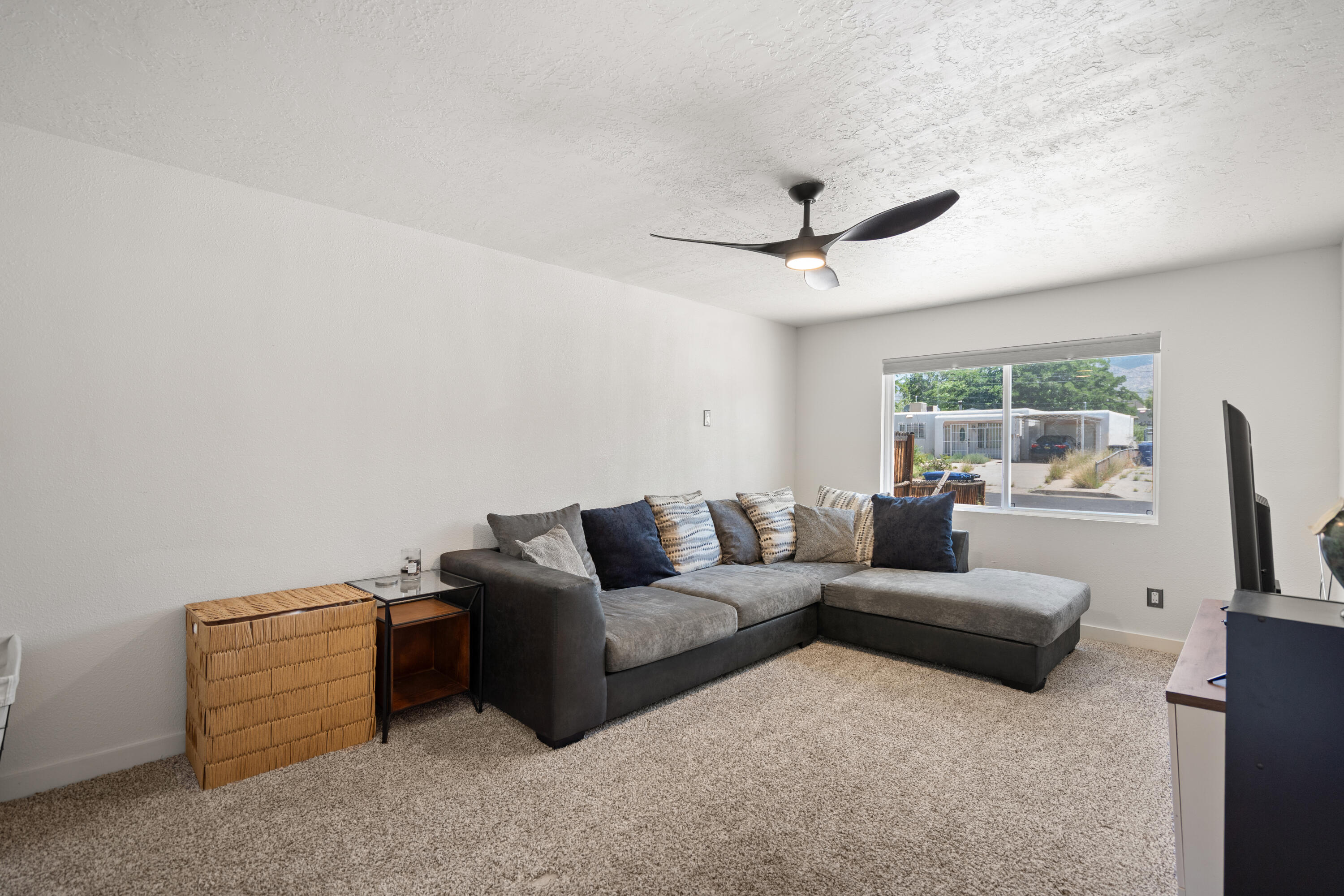 Photo 4 — 2617 Mary Ellen Street NE
