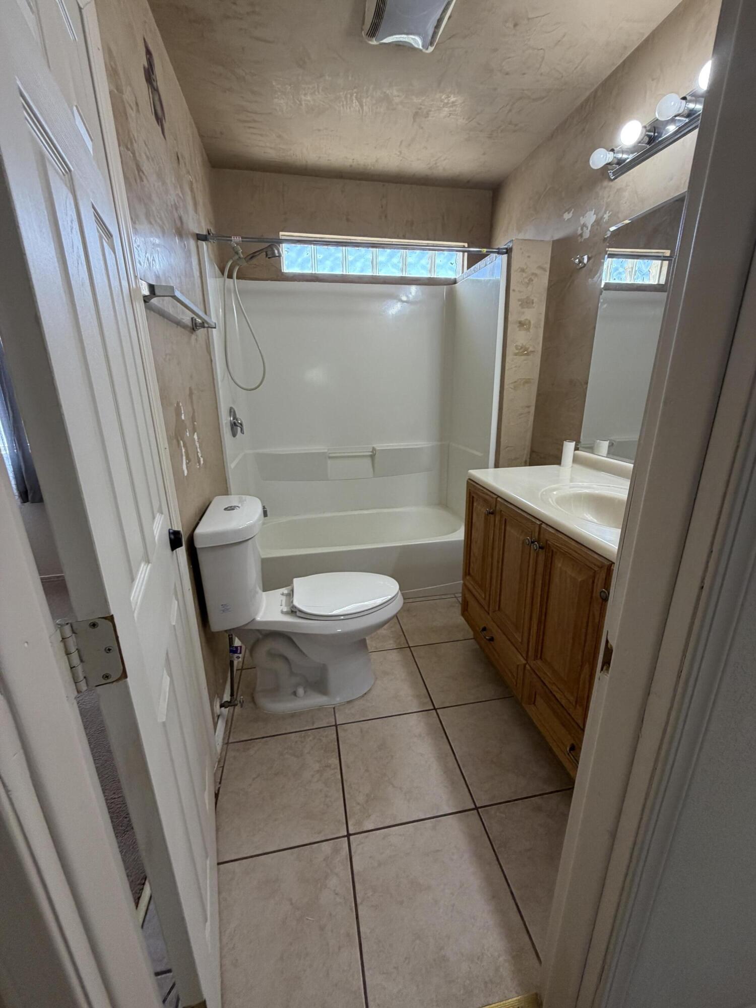 Photo 12 — 1320 Amole Drive SW