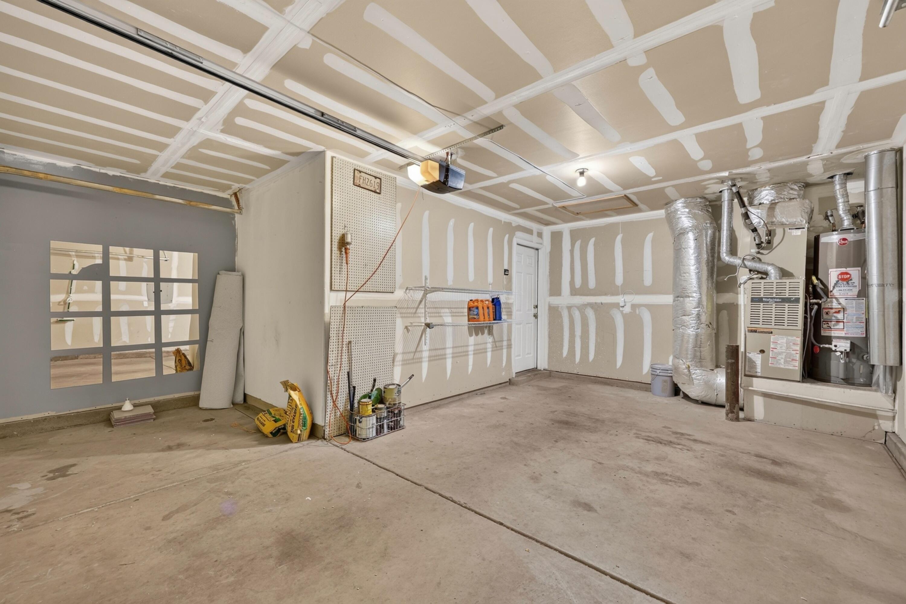 Photo 12 — 4427 Barrett Avenue NW