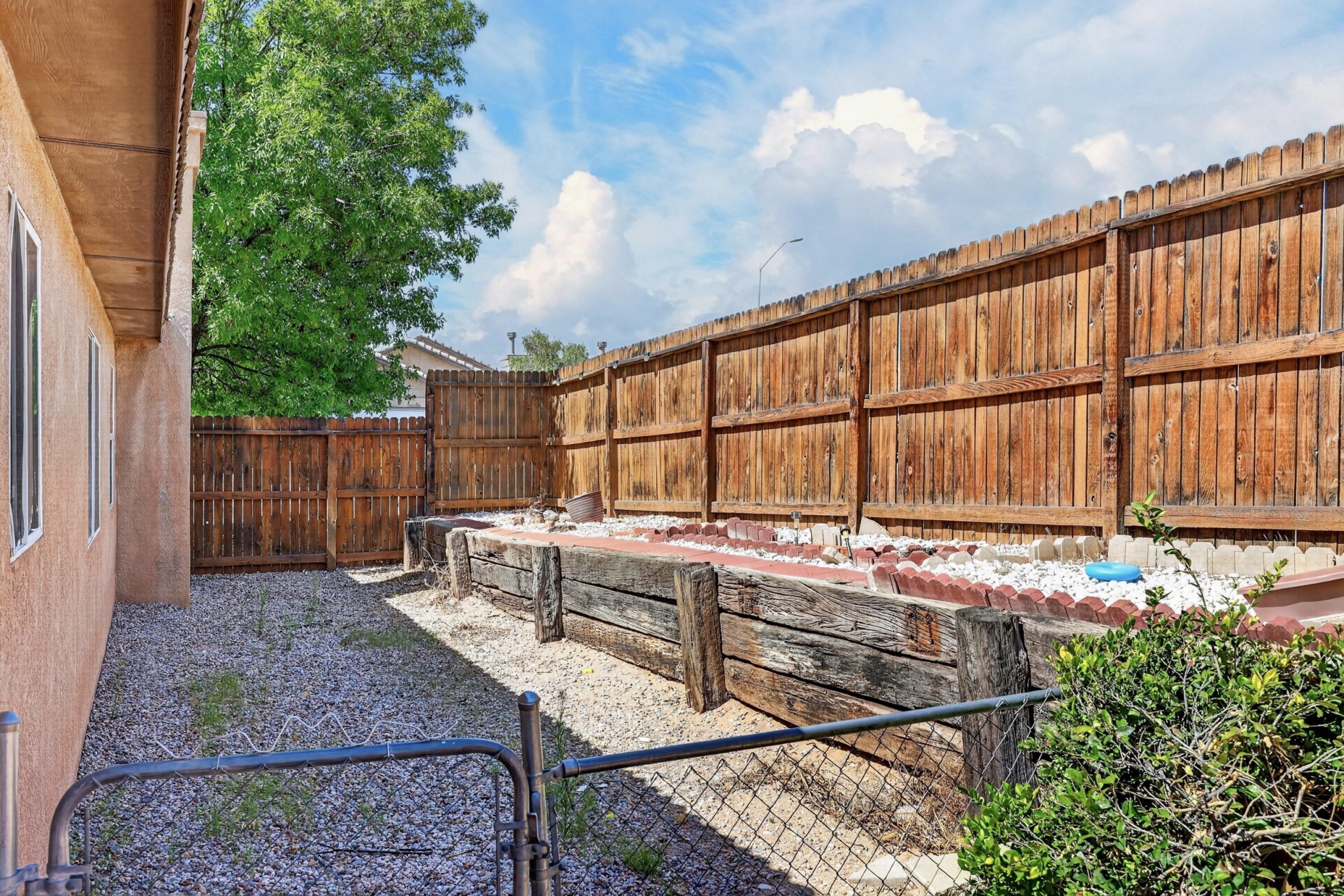Photo 13 — 4427 Barrett Avenue NW