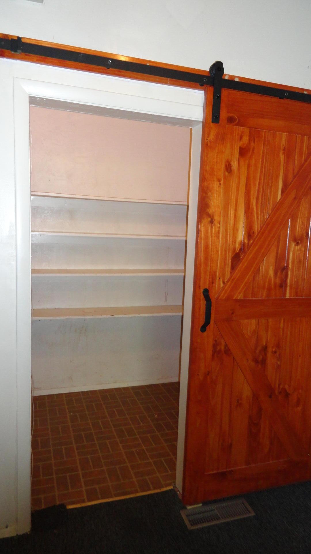 Photo 11 — 1908 Ridgecrest Drive SE
