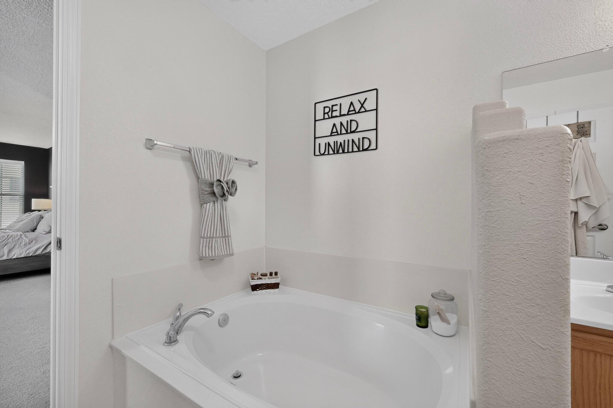 Photo 8 — 1612 Wind Ridge Drive NW