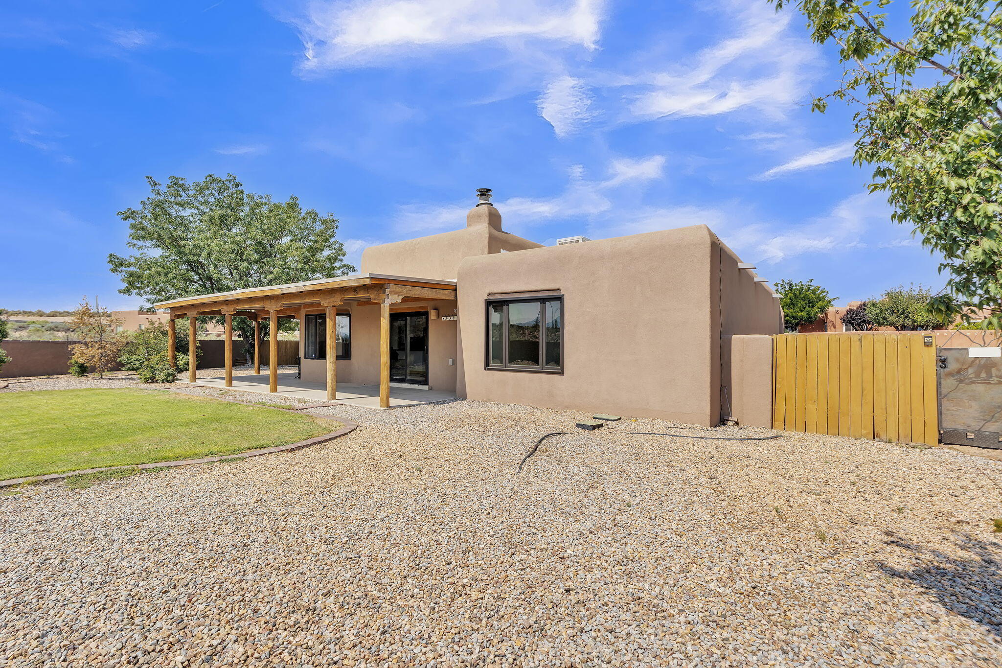 Photo 4 — 5724 Rio Mimbres Road NE